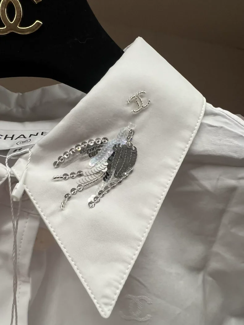 Chanel 25s embroidered white shirt - Image 2