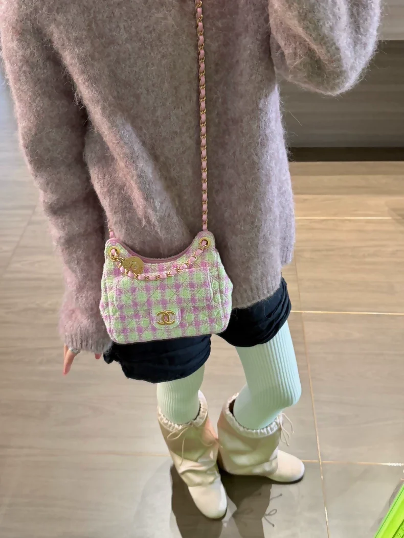 Chanel 25s Limited Edition Tweed Rose - Image 2