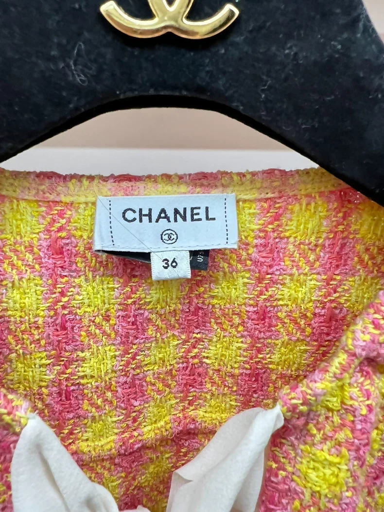 Chanel 25s orange T-shirt - Image 2