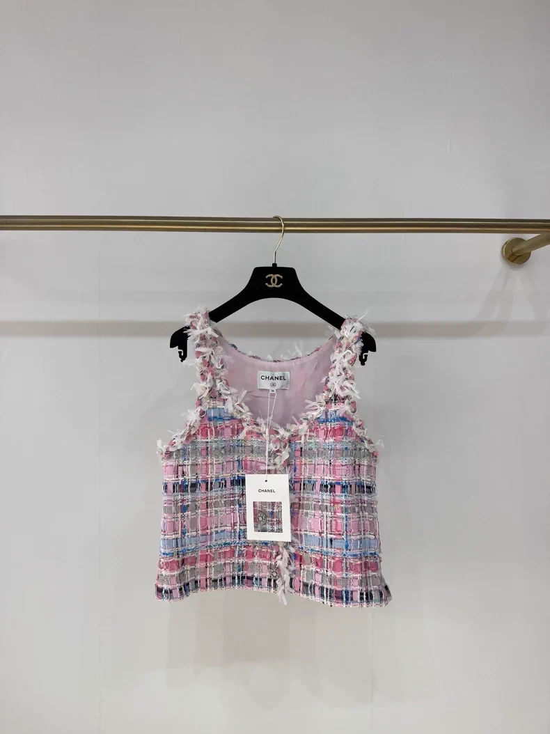 Chanel 25S Pink tweed Vest