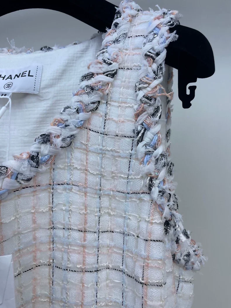 Chanel 25S ecru tweed dress - Image 3