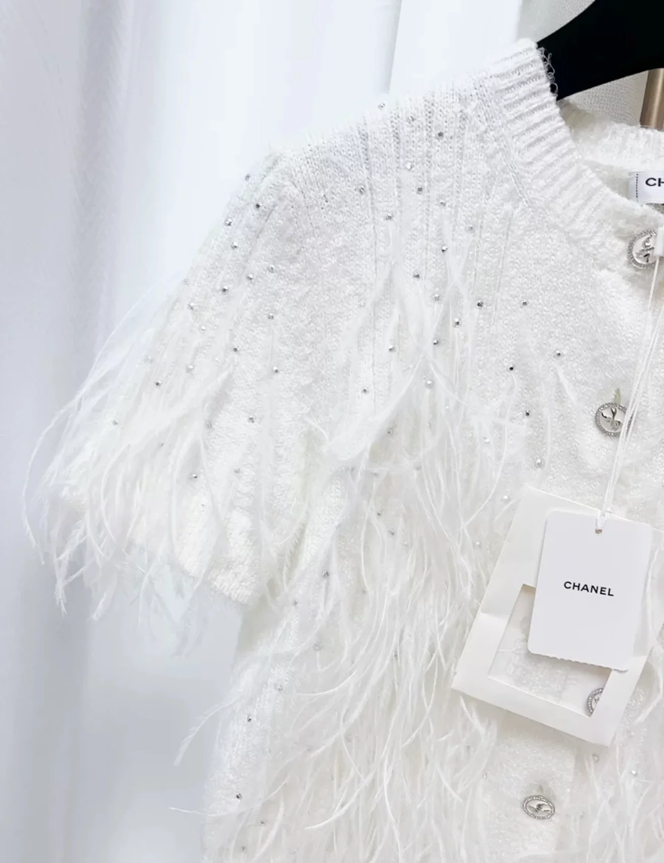 Chanel 25S white feather cardigan - Image 4