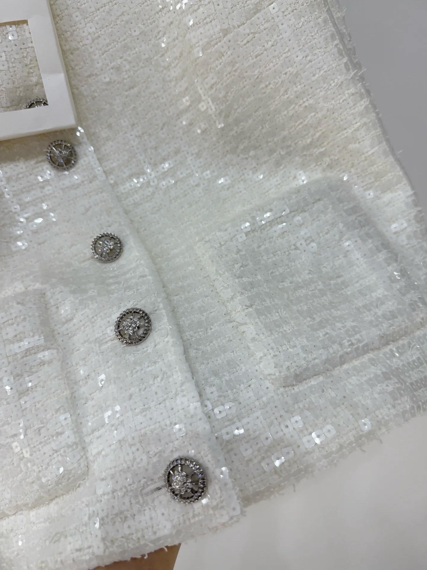 Chanel 25S ecru sequined vest jacket - Image 3