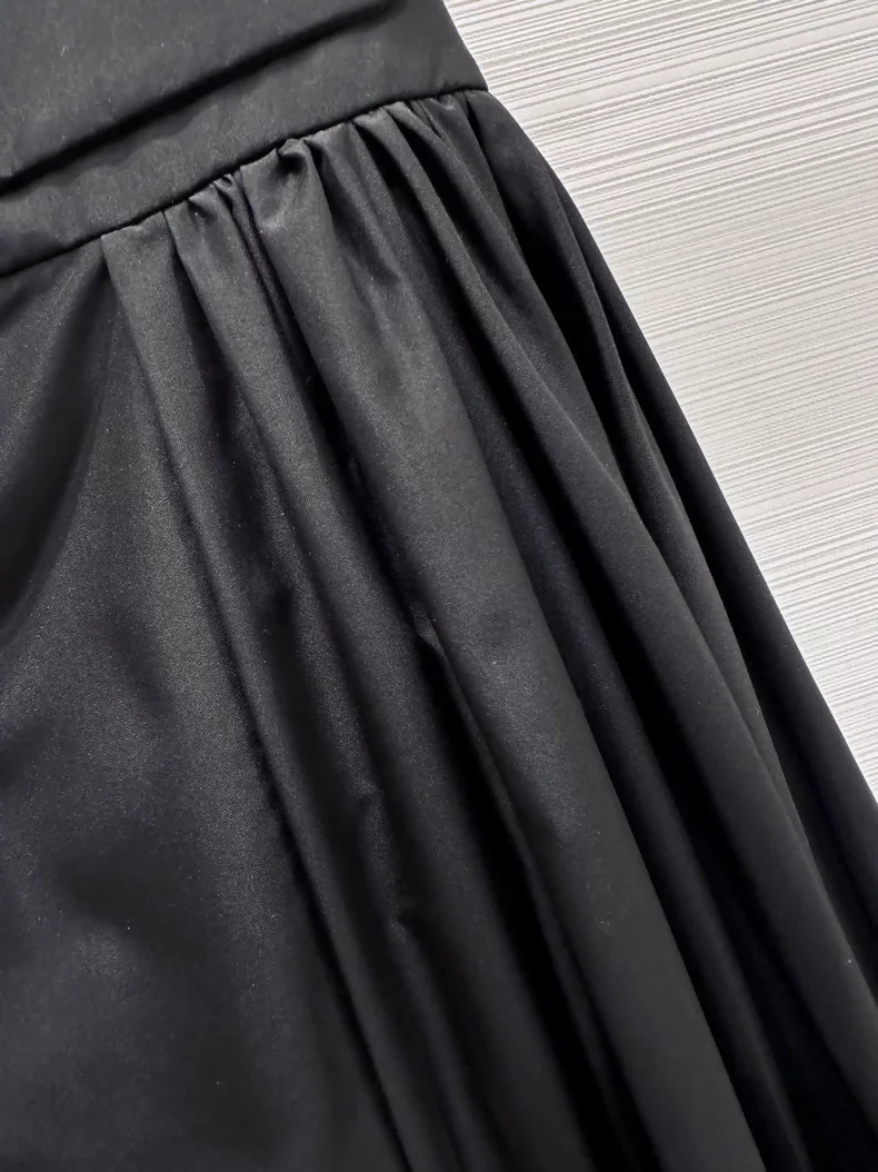 Chanel 26C black Long Skirt - Image 3