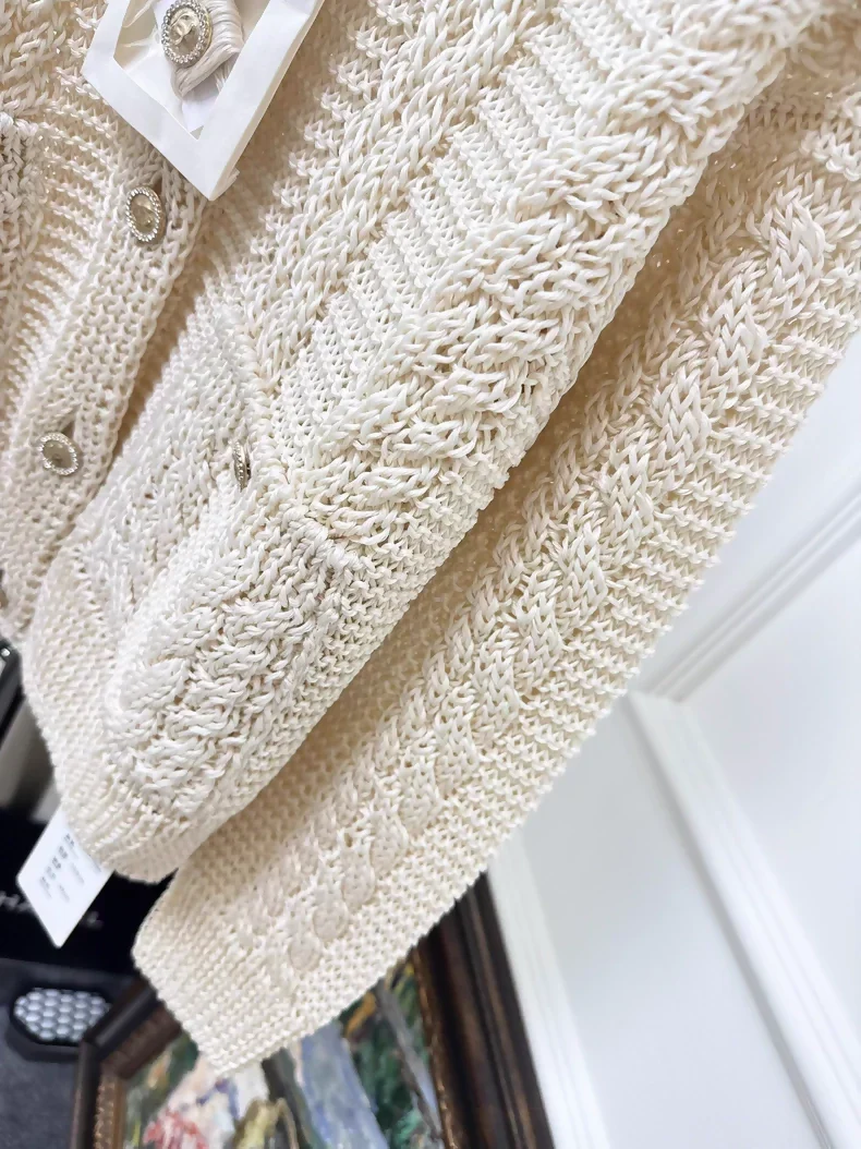 Chanel 26C off-white knit cardigan, - Image 2