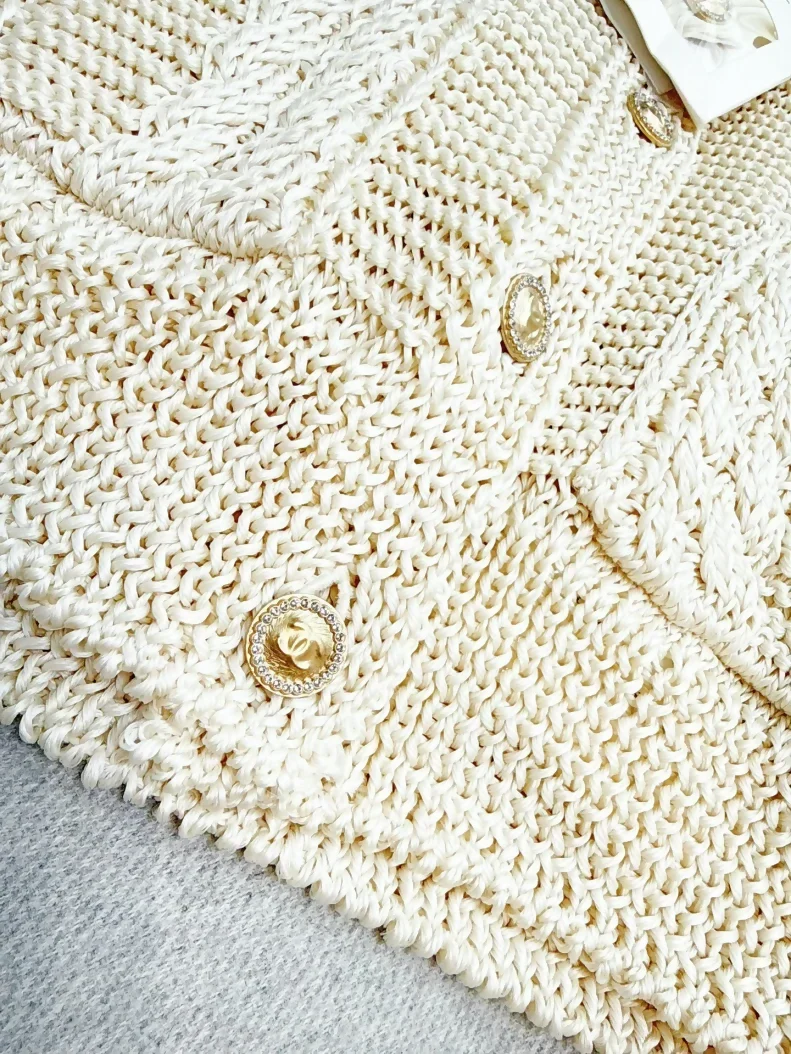 Chanel 26C off-white knit cardigan, - Image 3