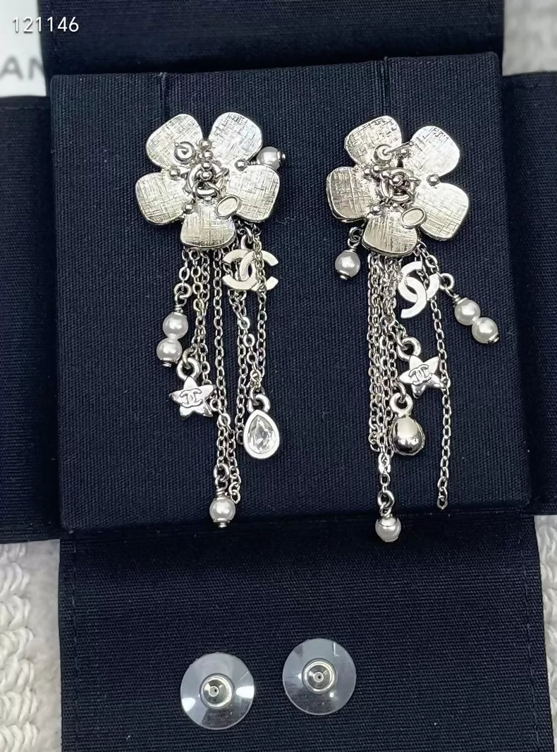 Chanel 26C Pearl and Crystal Tassel Earrings - Image 2