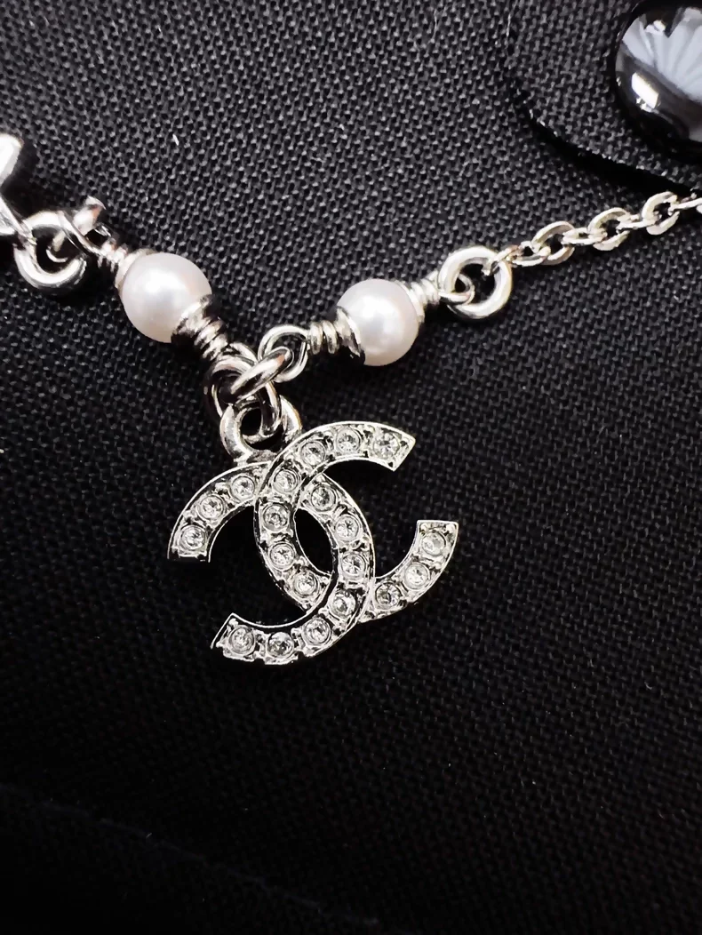 Chanel 26C silver pearl double diamond double C pendant bracelet - Image 3