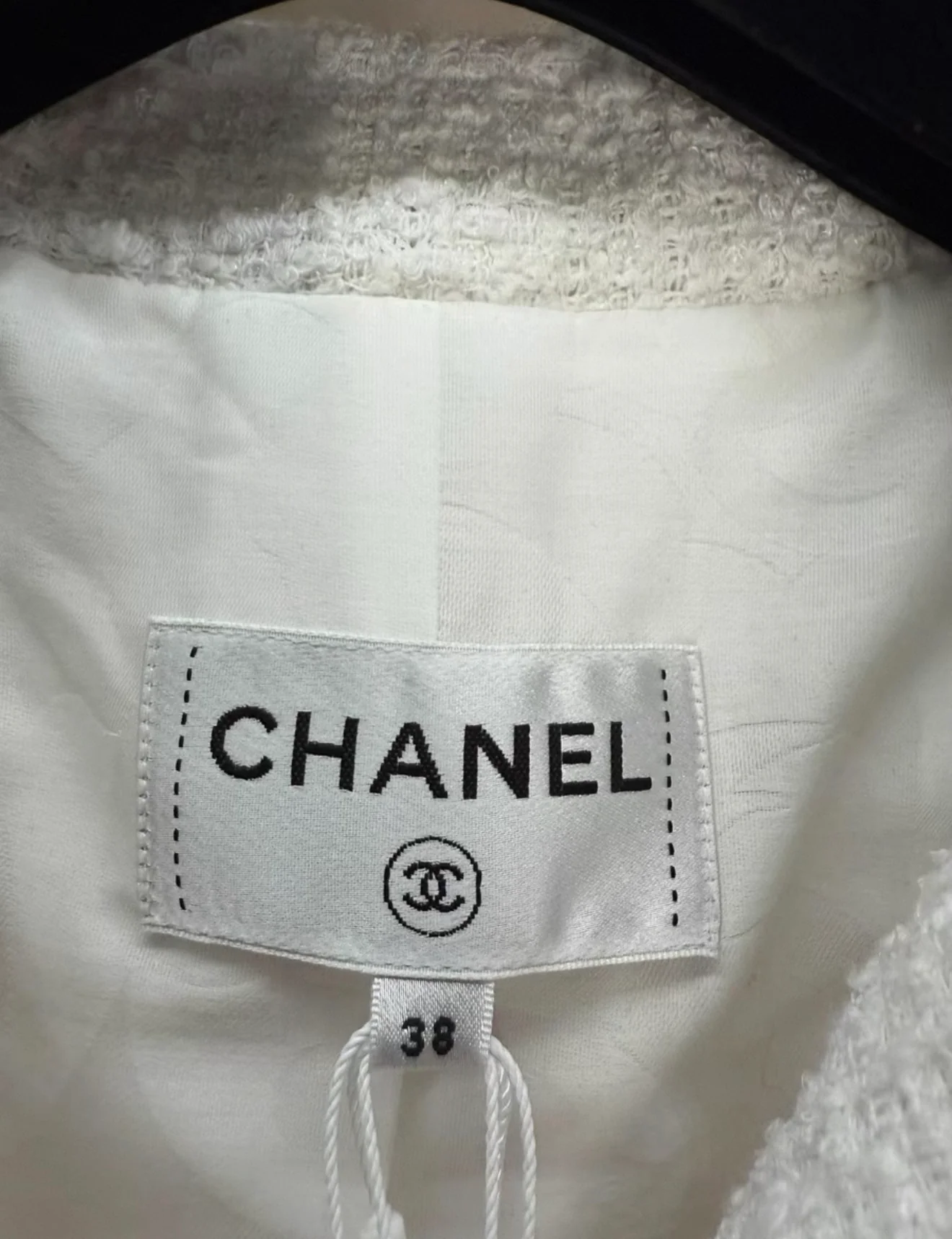 Chanel 26C White cropped jacket 38FR - Image 4