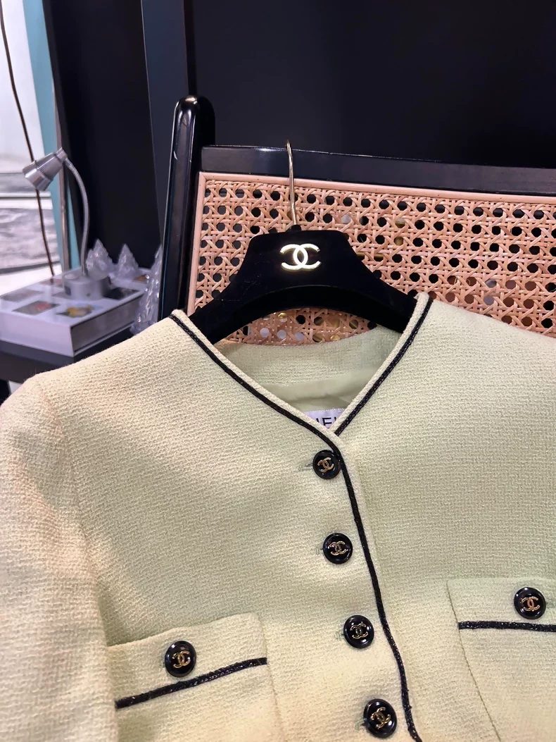 Chanel 95a Barbie Green Jacket - Image 2