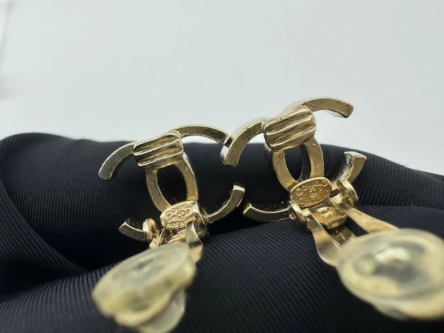 Chanel A11P Imitation Pearl Purple Blue Grape String CLIP-on Earrings - Image 10