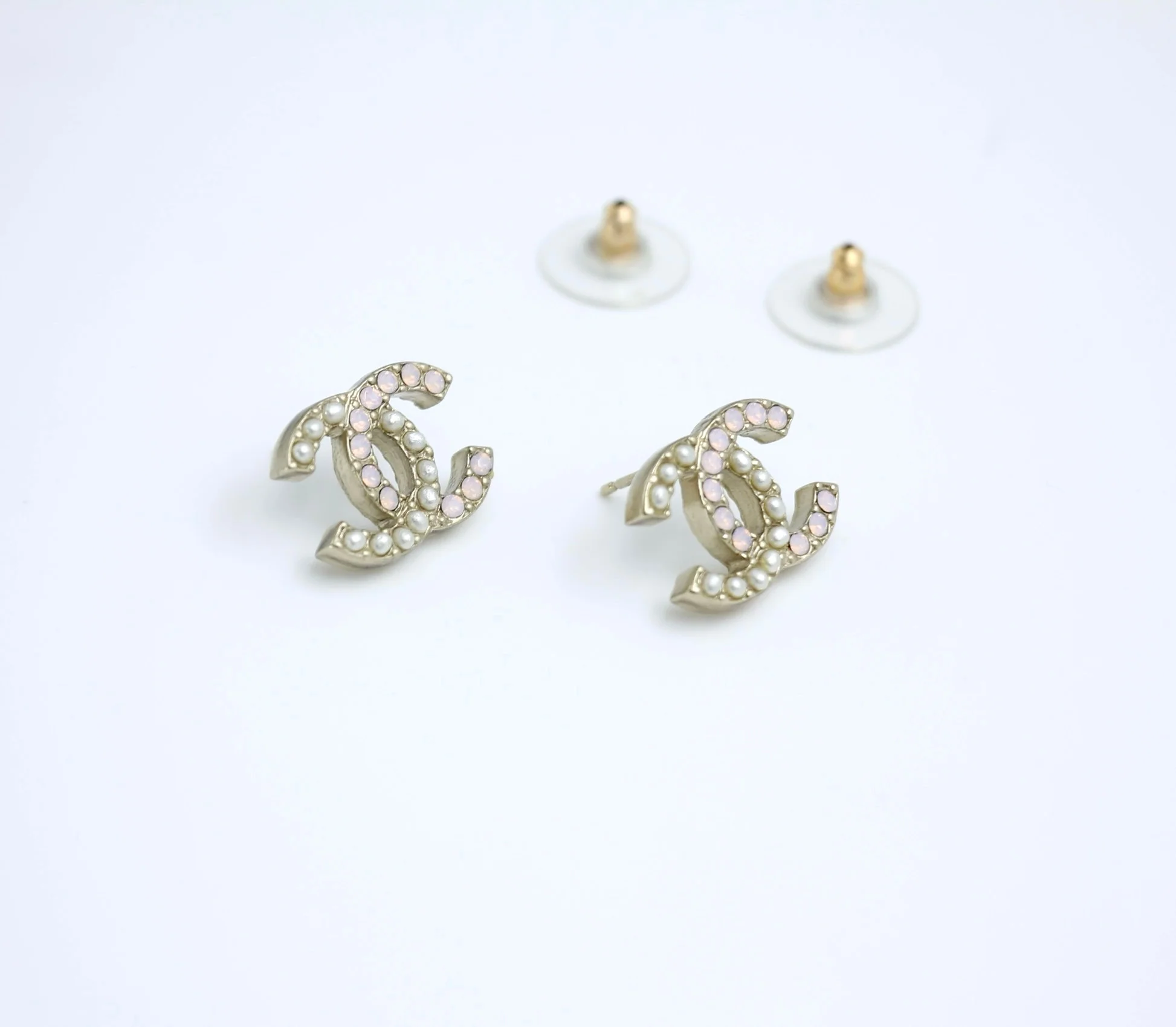Chanel A12P Imitation Pearl Mixed White Earrings - Image 2
