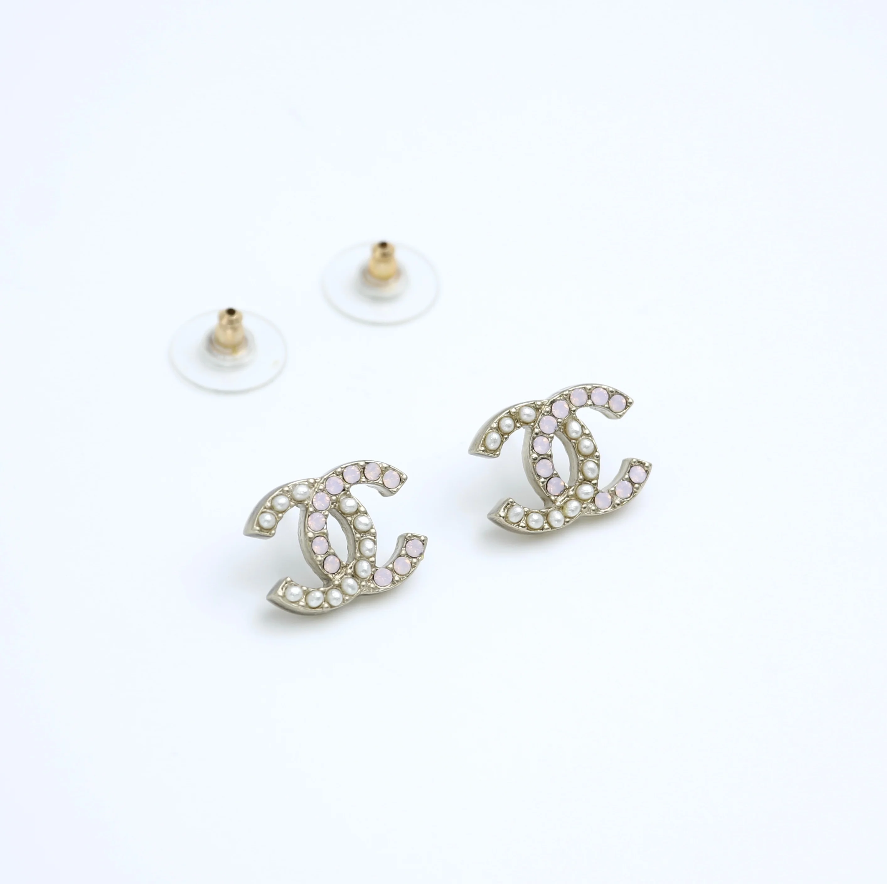 Chanel A12P Imitation Pearl Mixed White Earrings - Image 4