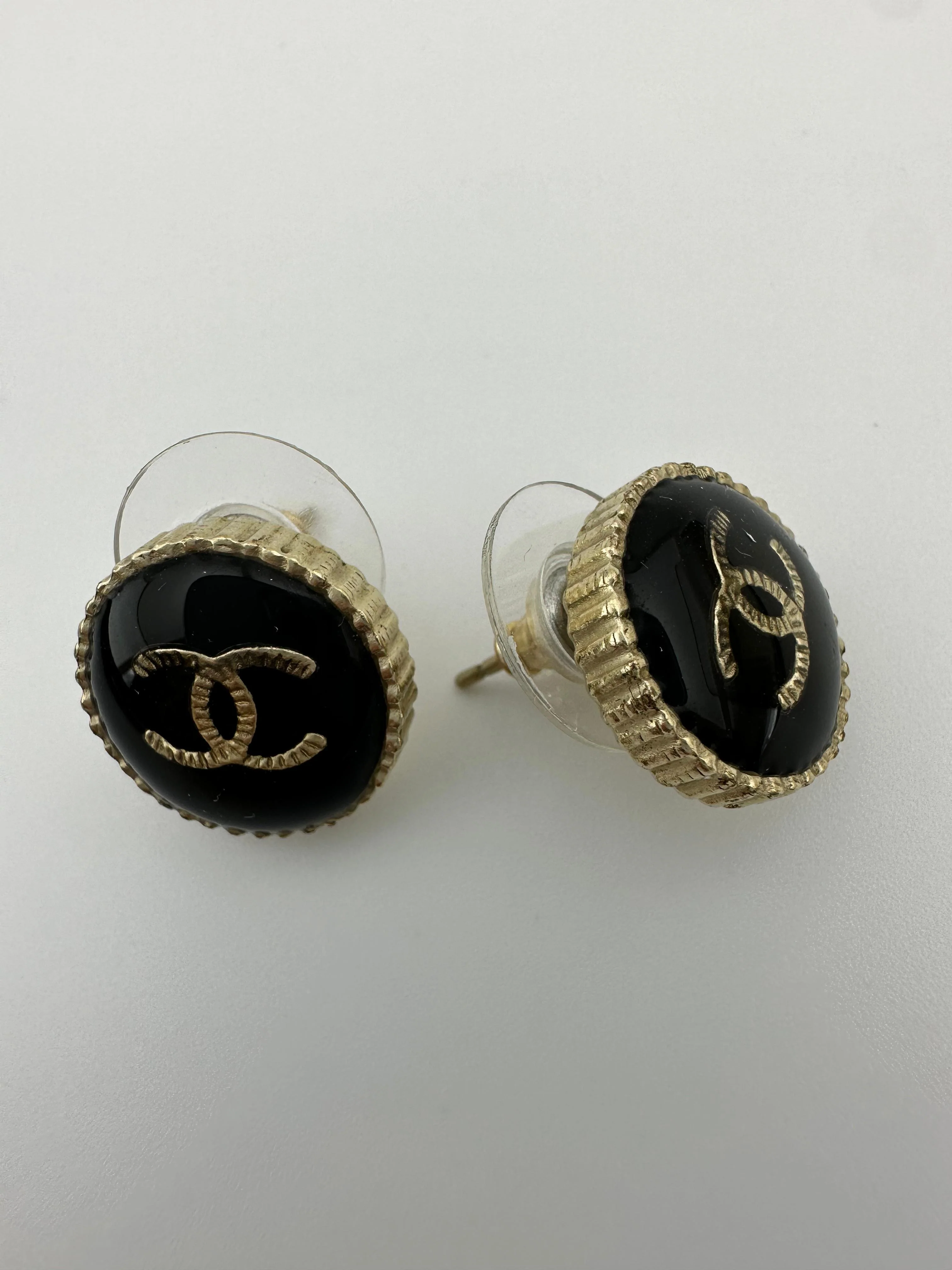 Chanel A17 Metal Resin Cc Logo Earrings - Image 3