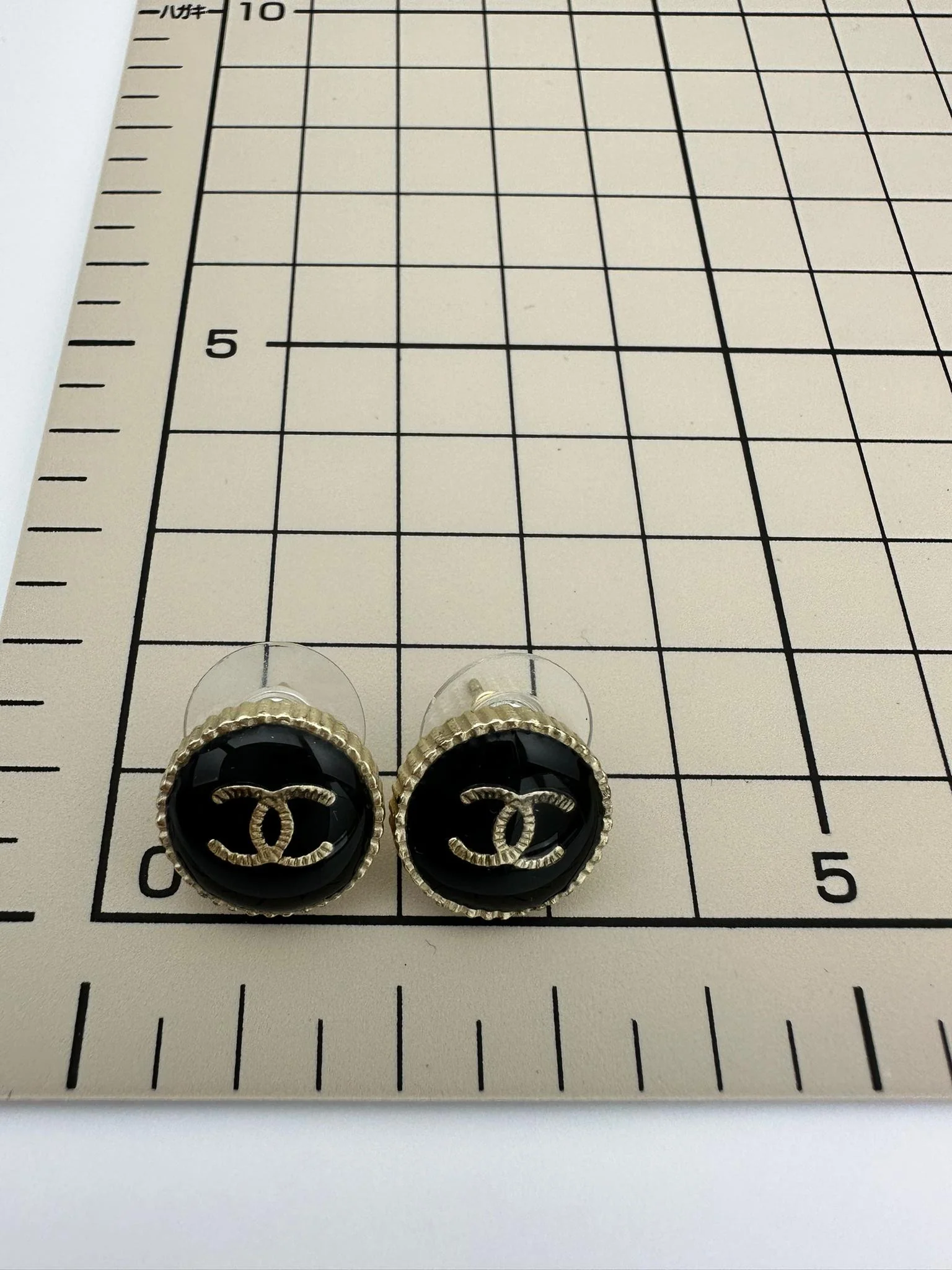 Chanel A17 Metal Resin Cc Logo Earrings - Image 7