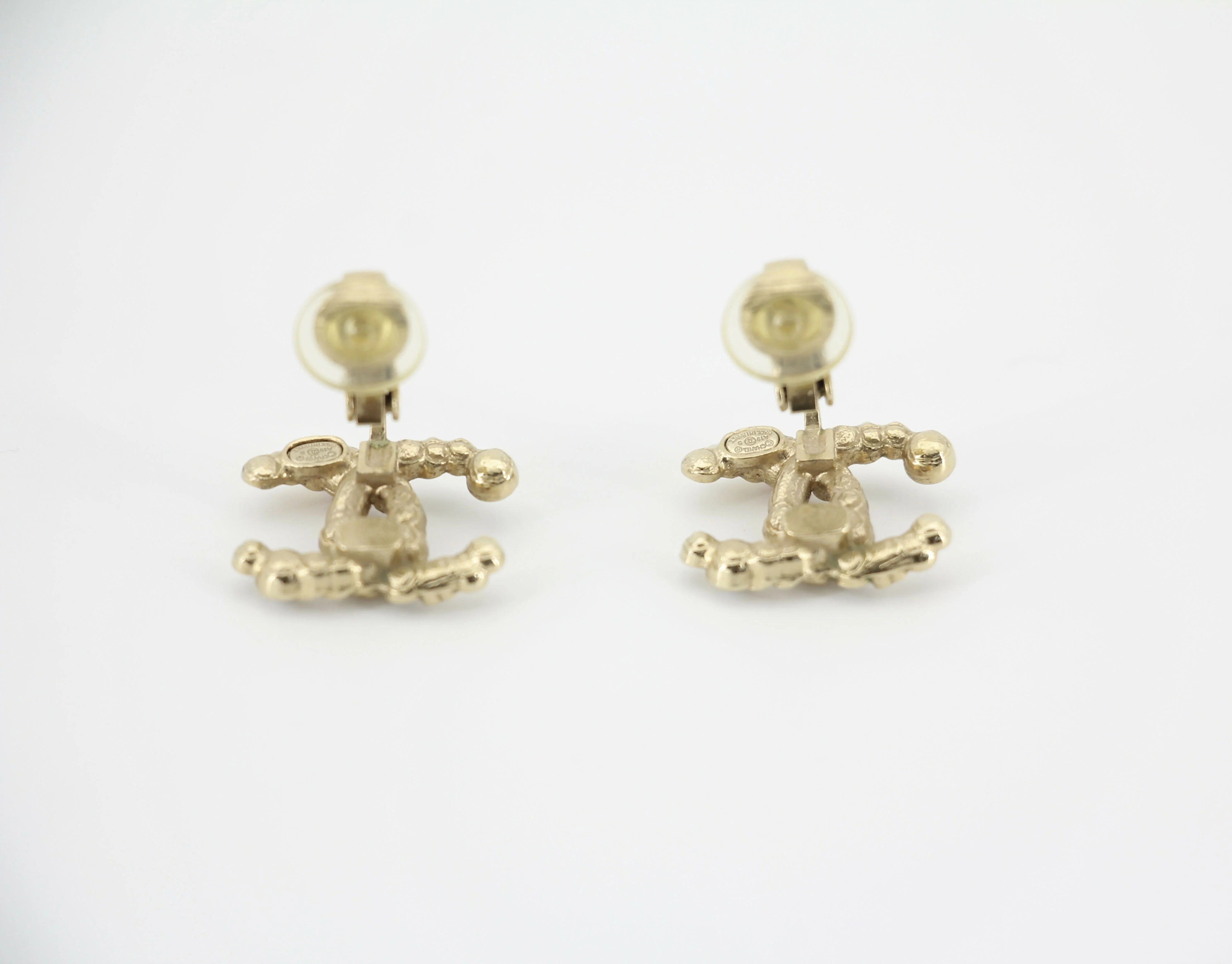 Chanel A19S Metal Dark Pink with Diamond CC Clip-on Earrings - Image 6