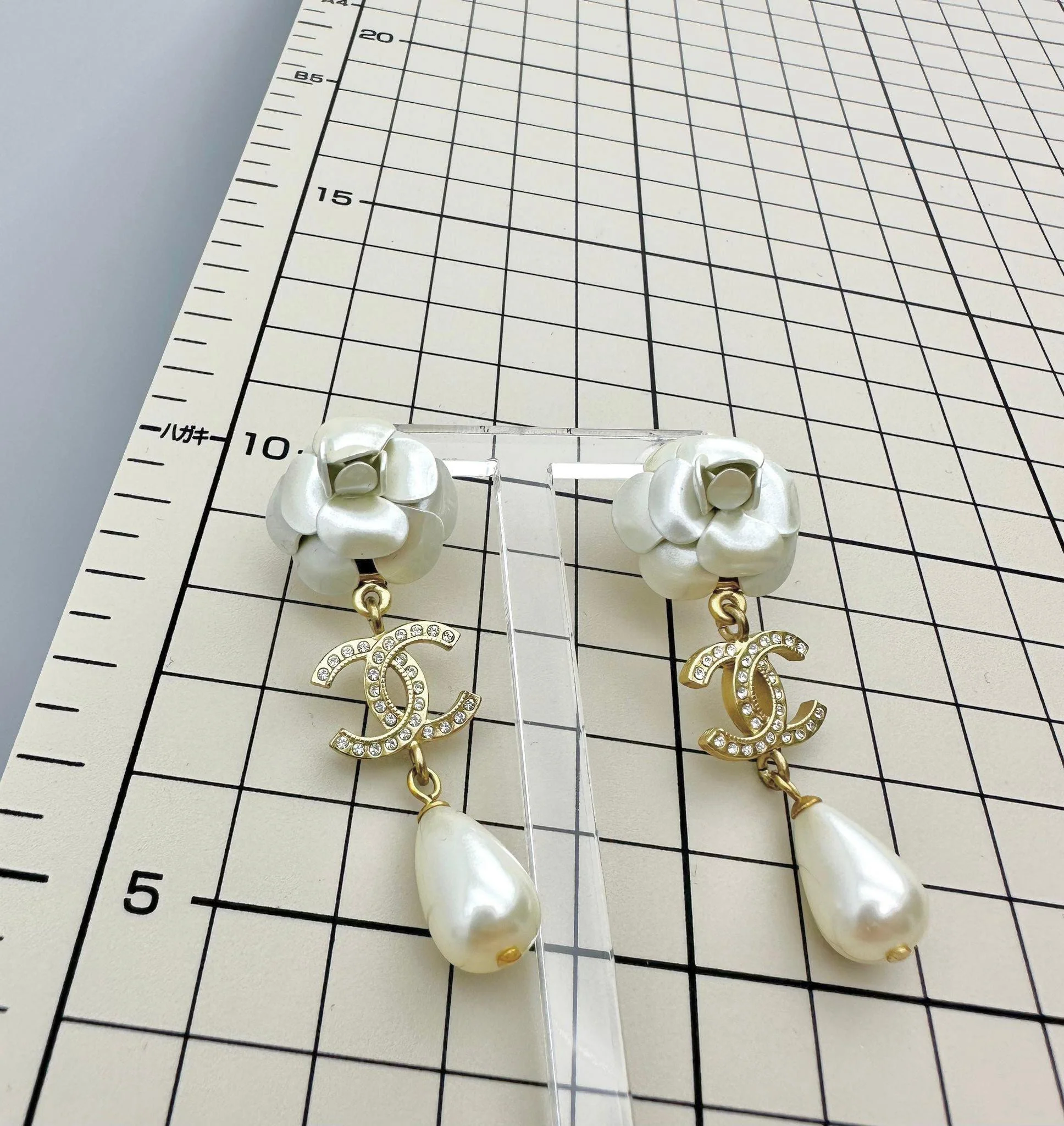 Chanel A20 Metal Rhinestone Imitation Pearl Camellia Earrings - Image 2
