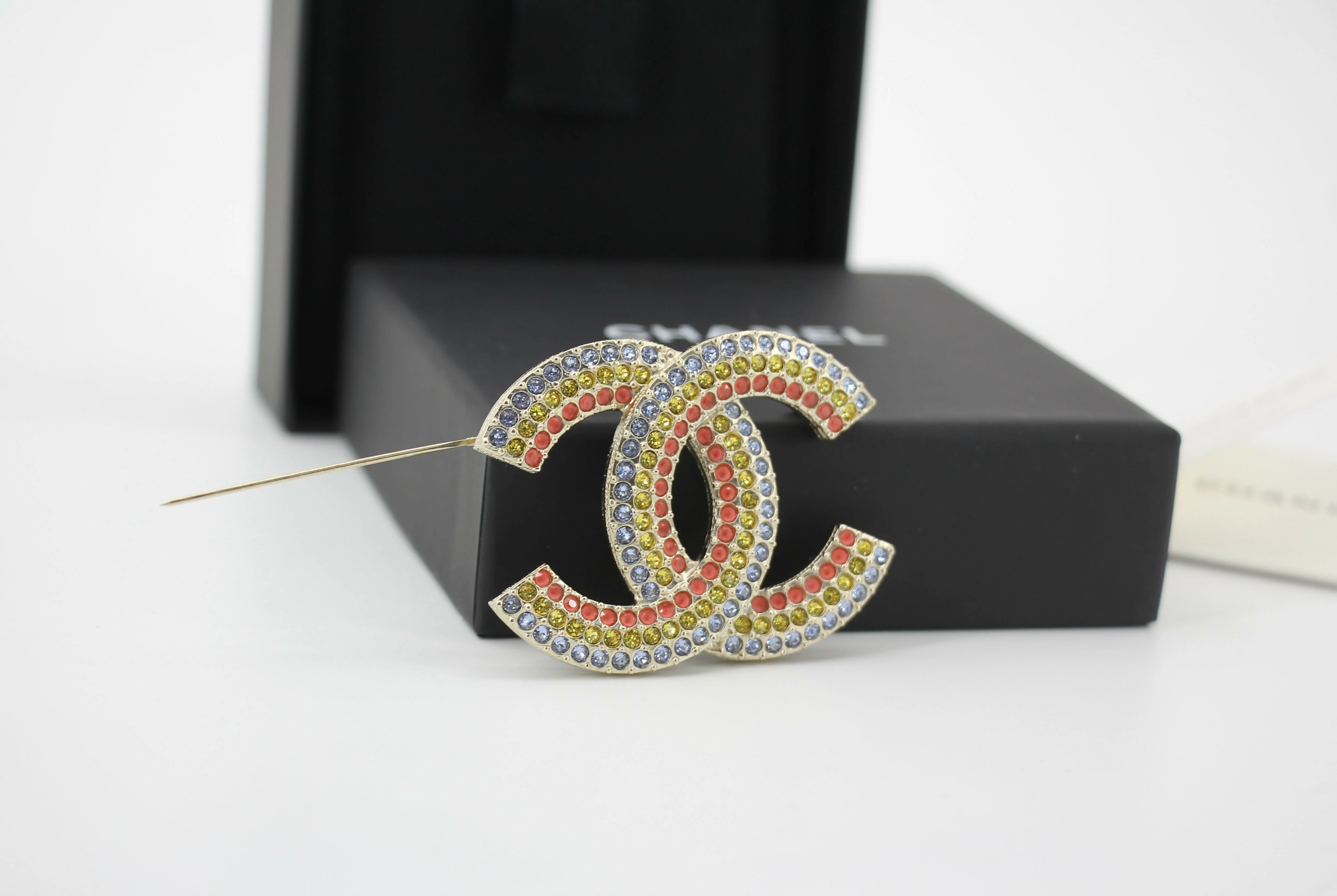 Chanel A23C Rhinestone Rainbow-Tone CC Brooch - Image 3
