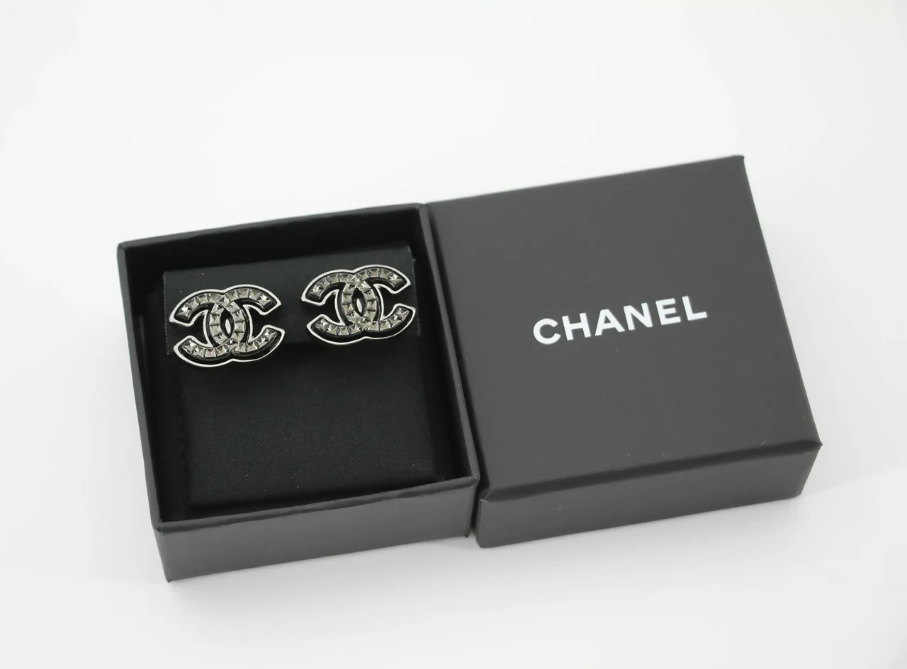 Chanel A24A Metal Black Silver Check CC Clip-on Earrings - Image 4