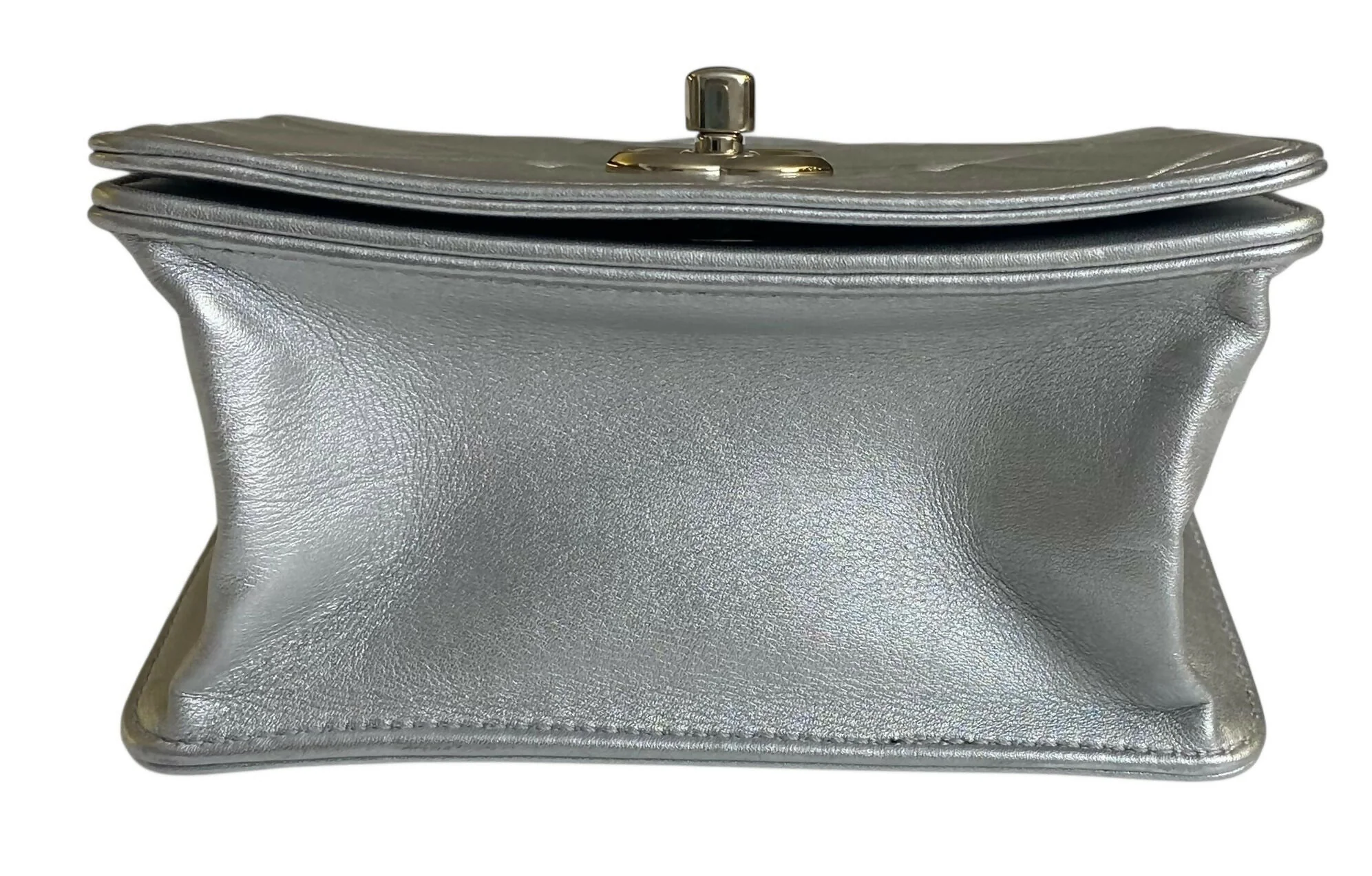 Chanel Airlines 16P Mini Propellor Metallic Calfskin Silver Flap Bag - Image 8