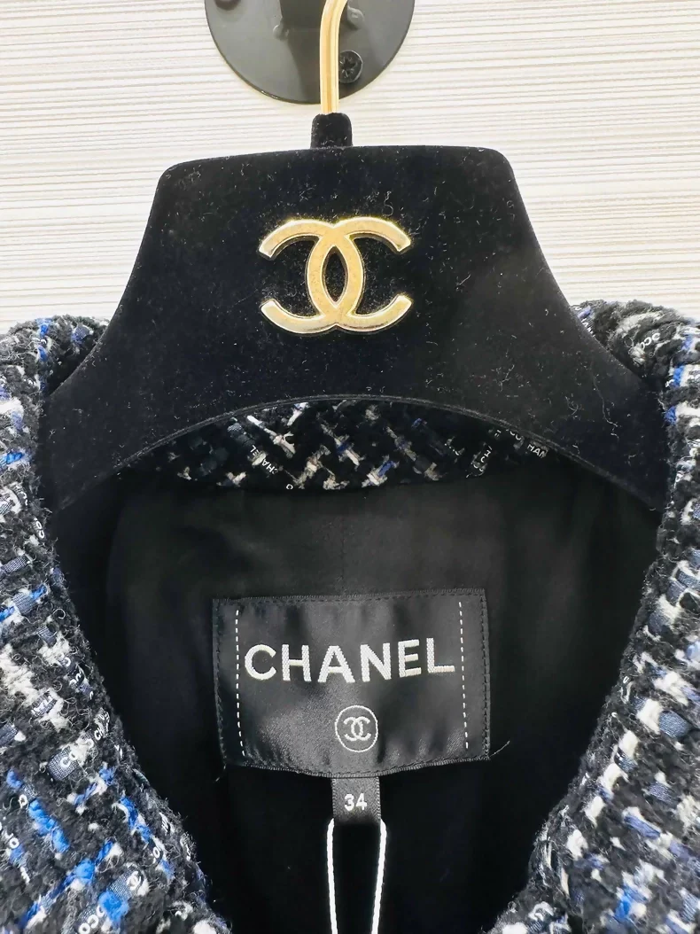 Chanel blue/black/white tweed dress/jacket - Image 2