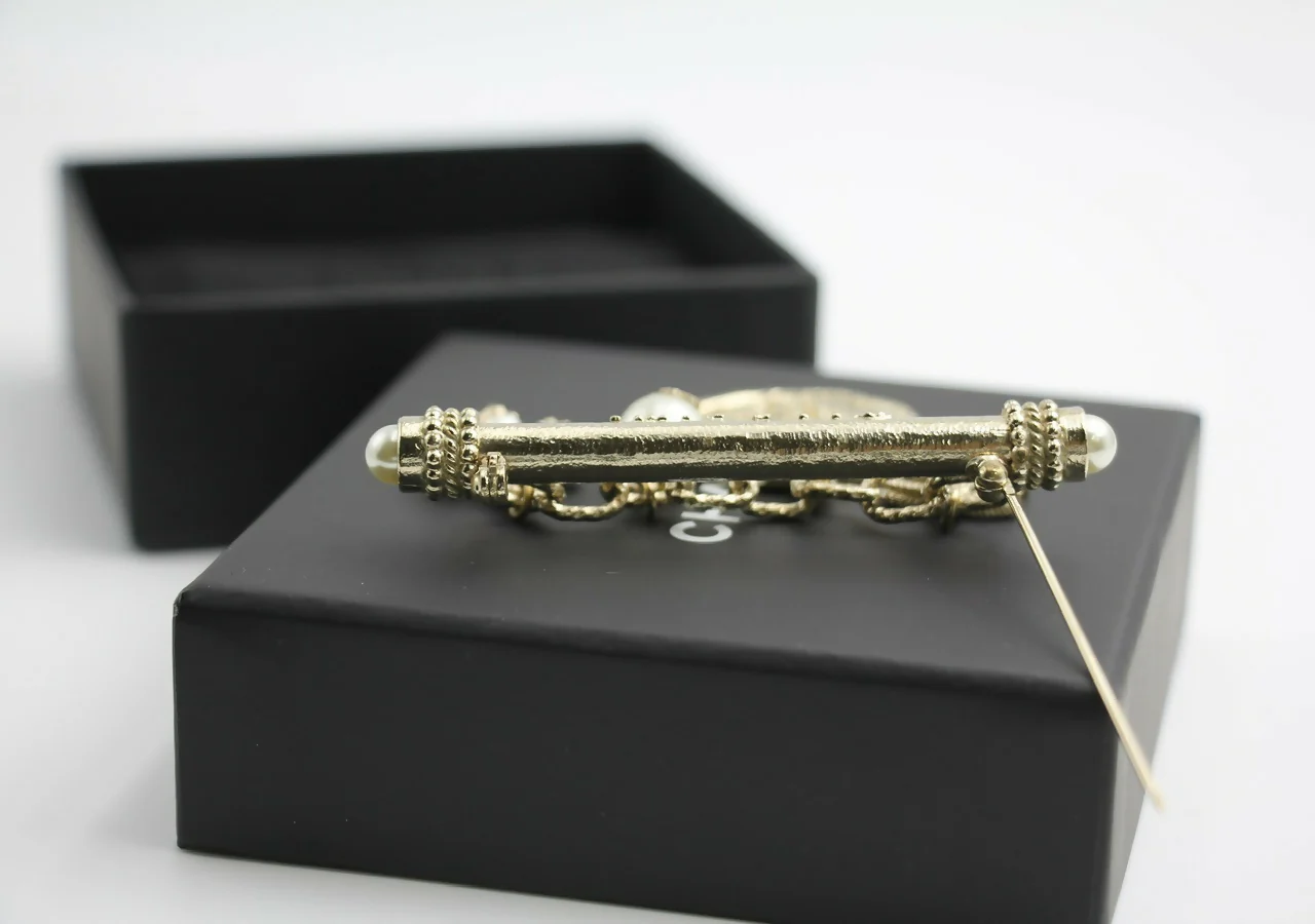 Chanel B18C Metal Wheat Ear Coin Flower Chain Brooch - Image 6