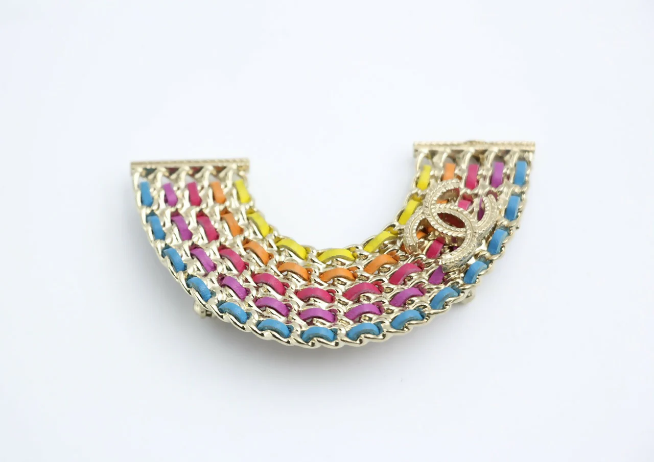 Chanel B18P Leather Rainbow Chain Brooch - Image 6