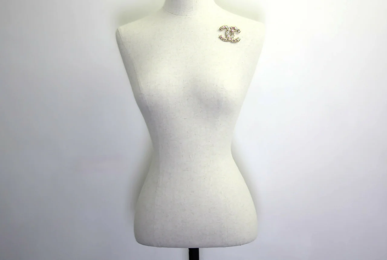 Chanel B19C Rhinestone Pink and Light Pink CC Mark Brooch - Image 2