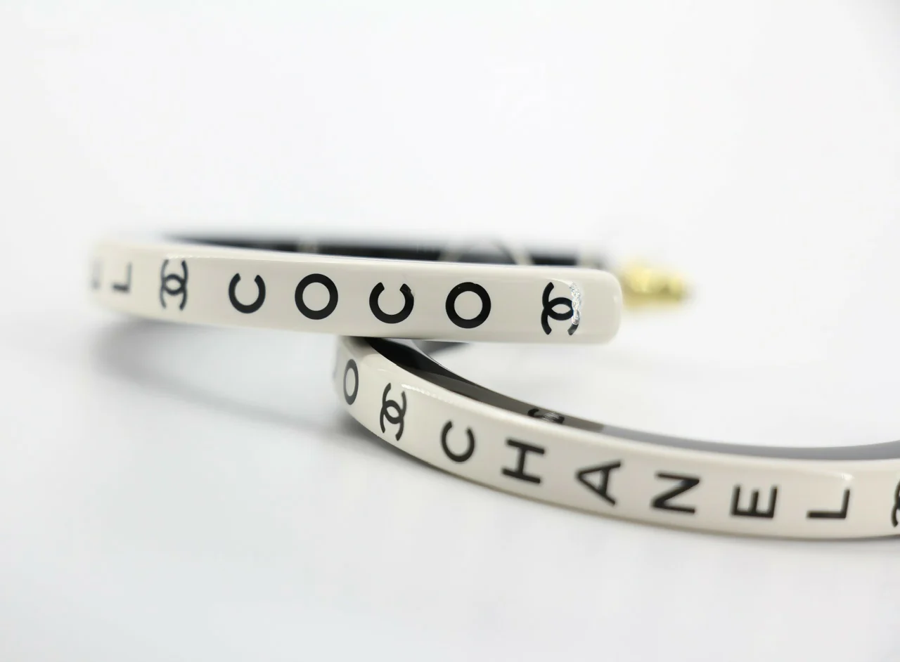 Chanel B22S Resin White Curved COCO Motif Hoop Stud Earrings - Image 2