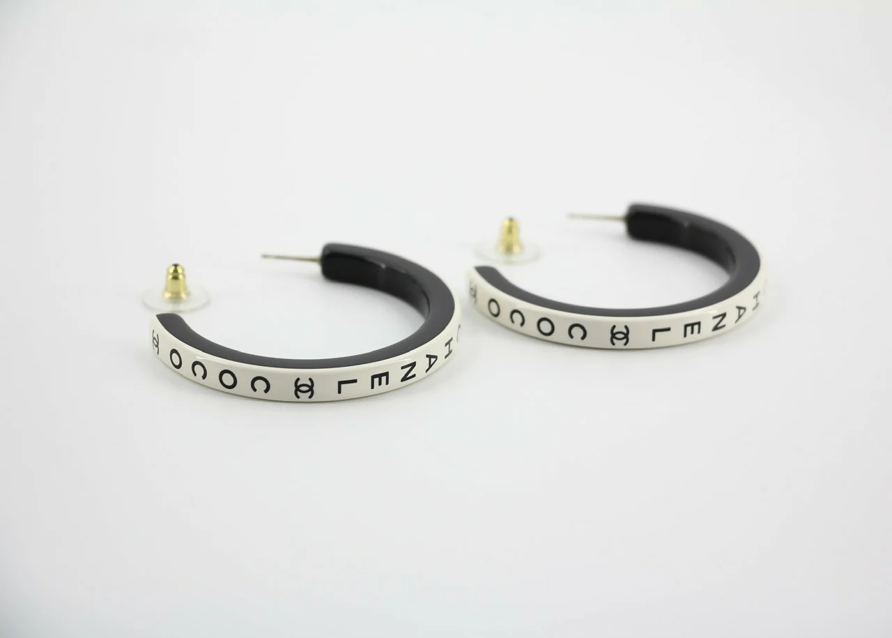 Chanel B22S Resin White Curved COCO Motif Hoop Stud Earrings - Image 3
