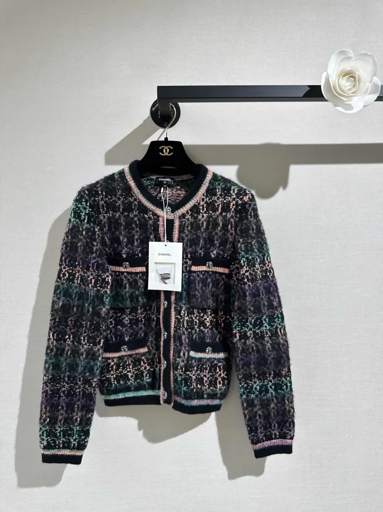 Chanel 22A cashmere knit cardigan