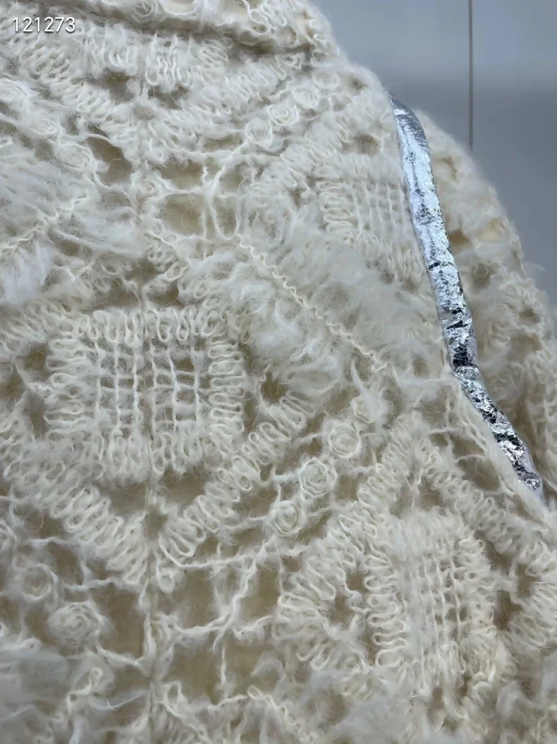Chanel ecru & metallic silver crochet jacket - Image 3