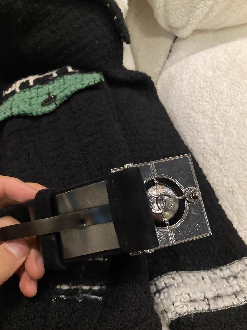 Chanel 2009 Black and Green Military Shoulder Coat with Belt - Image 2