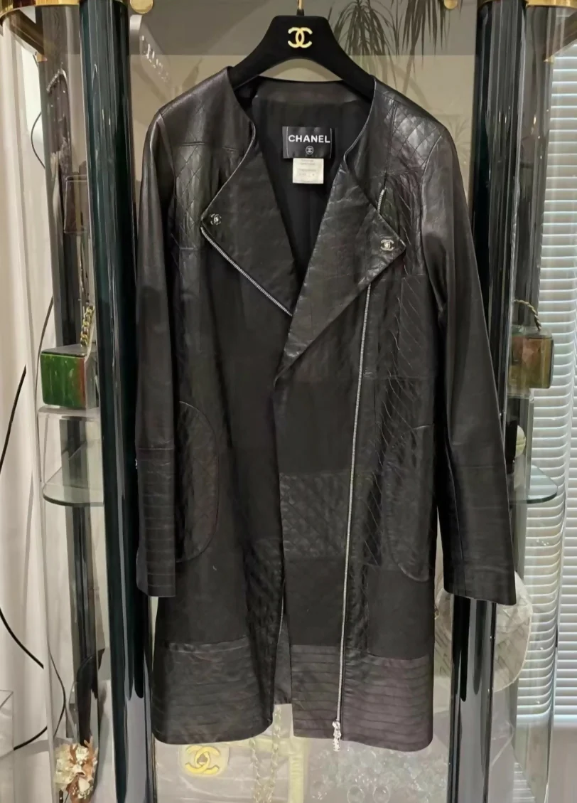 Chanel classic black leather jacket - Image 2