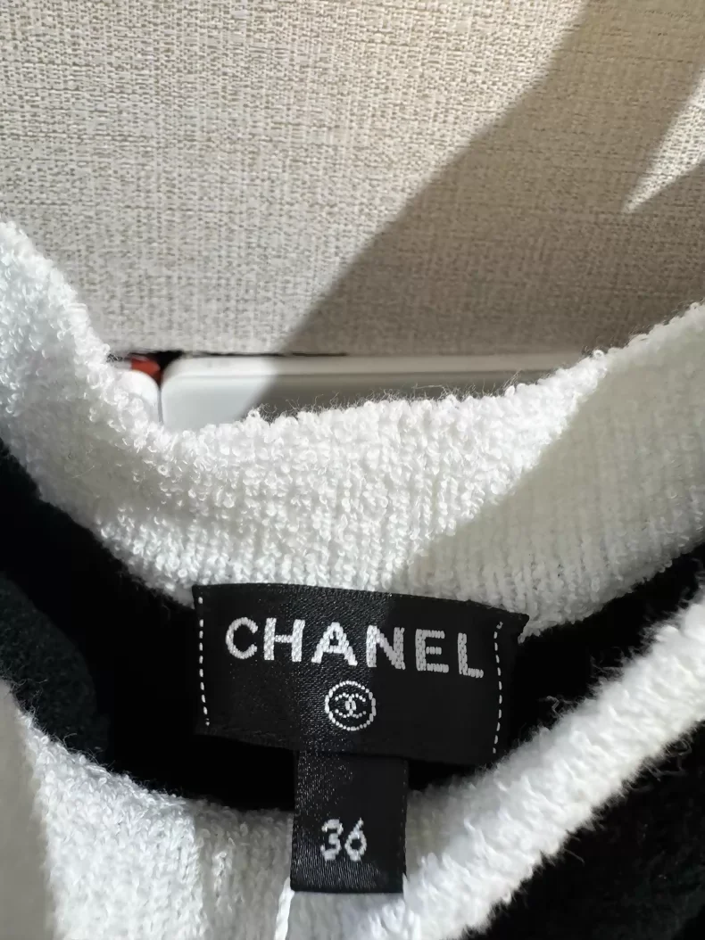 Chanel 23P black and white knit top - Image 3