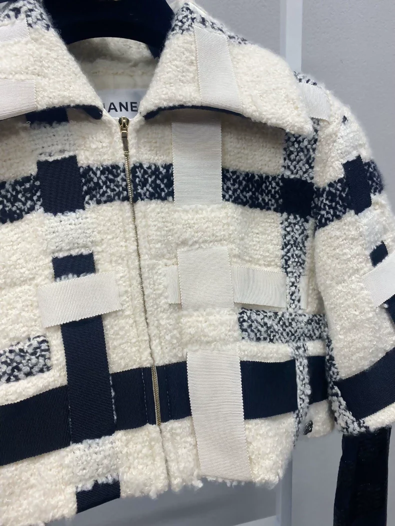 Chanel 2016 black and white cropped jacket - Image 3