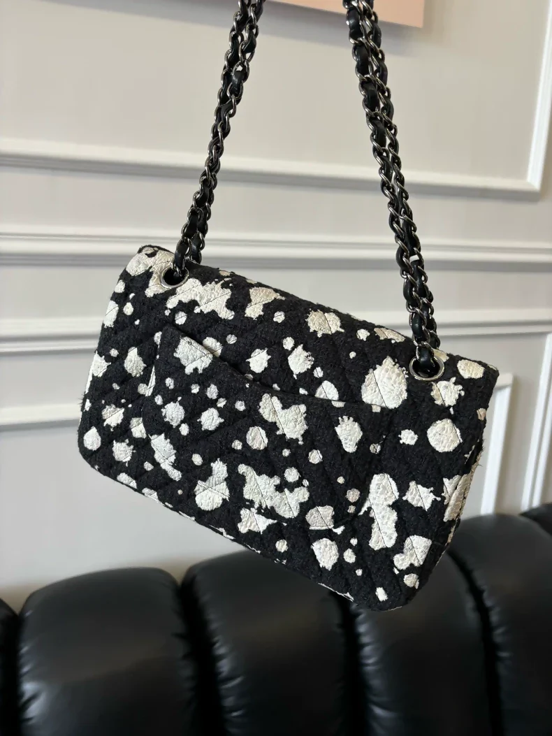 Chanel black and white medium flap CF - Image 3