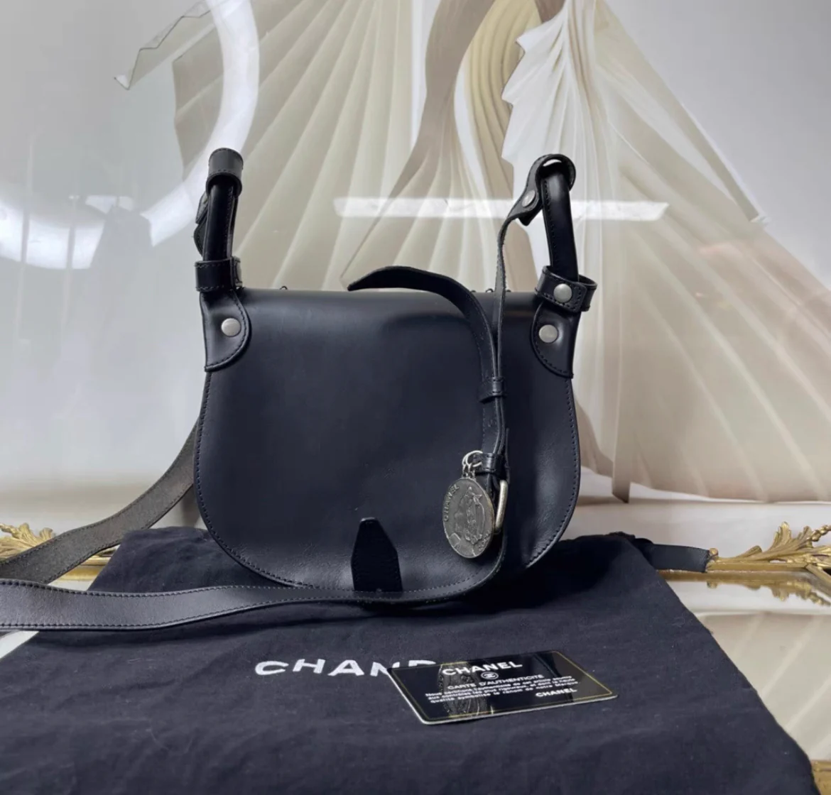 Chanel Black Coin Medallion Saddle - Image 2