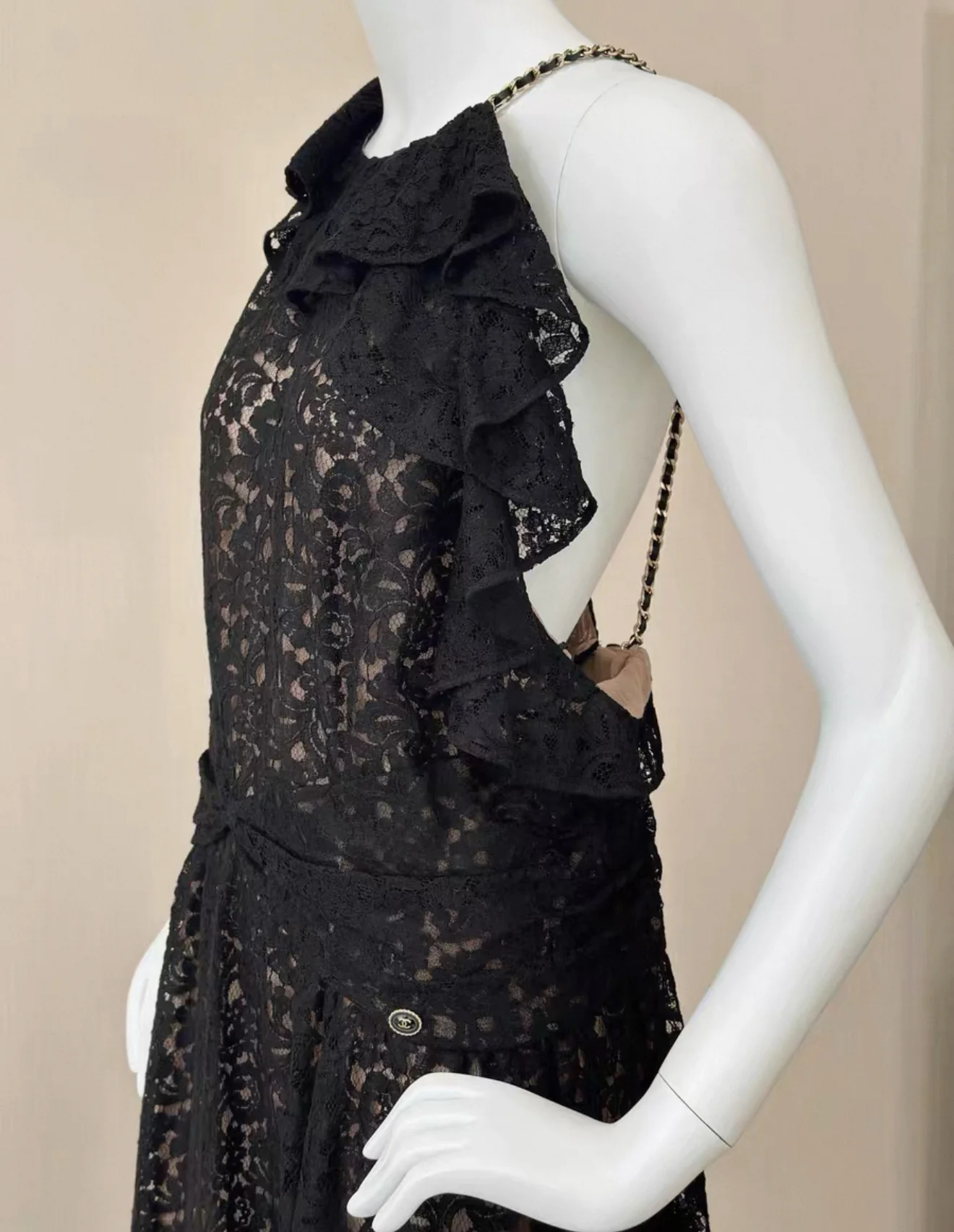 Chanel black lace evening dress - Image 10