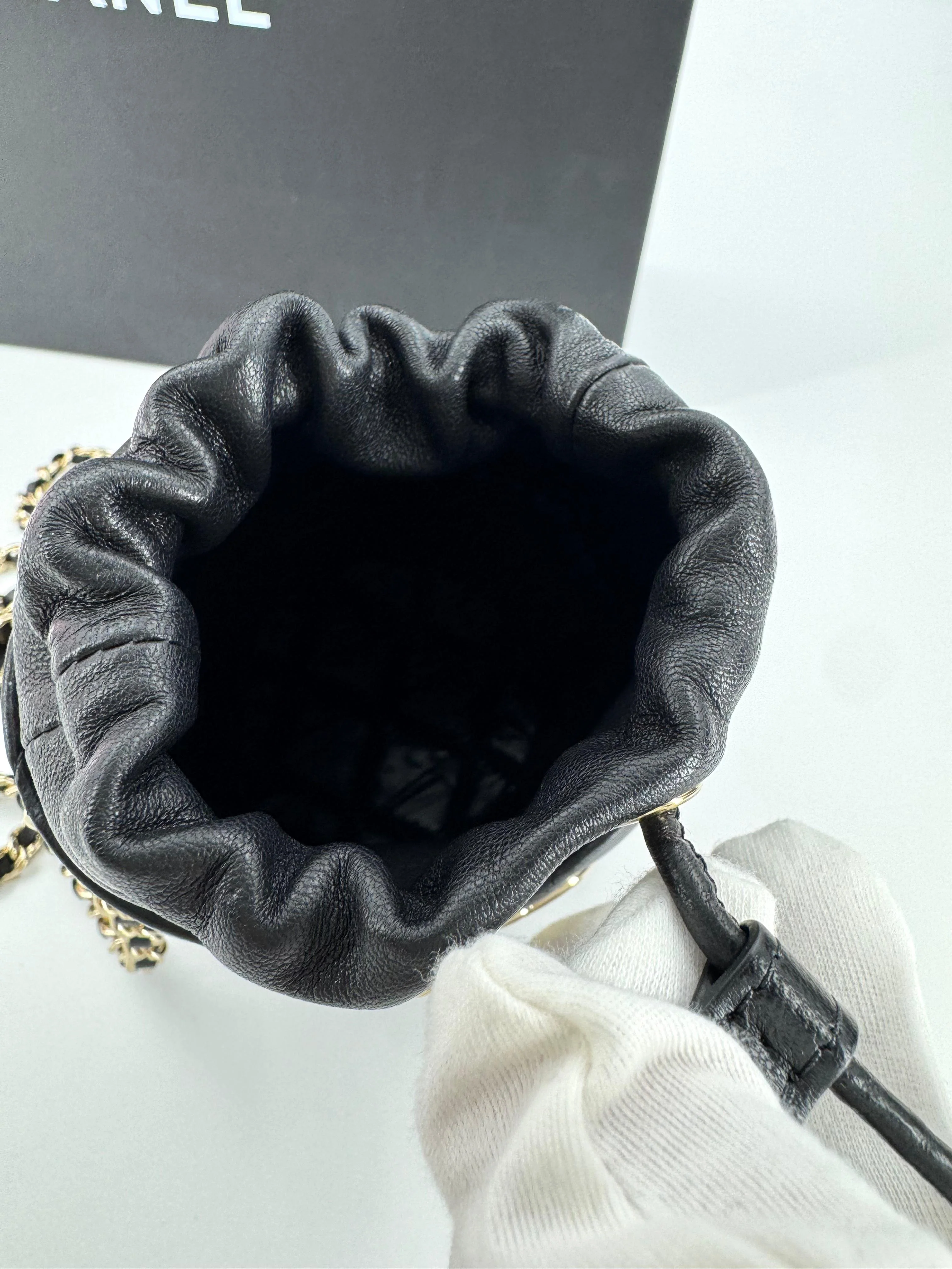 Chanel Black leather mini bucket bag silver hardware - Image 7