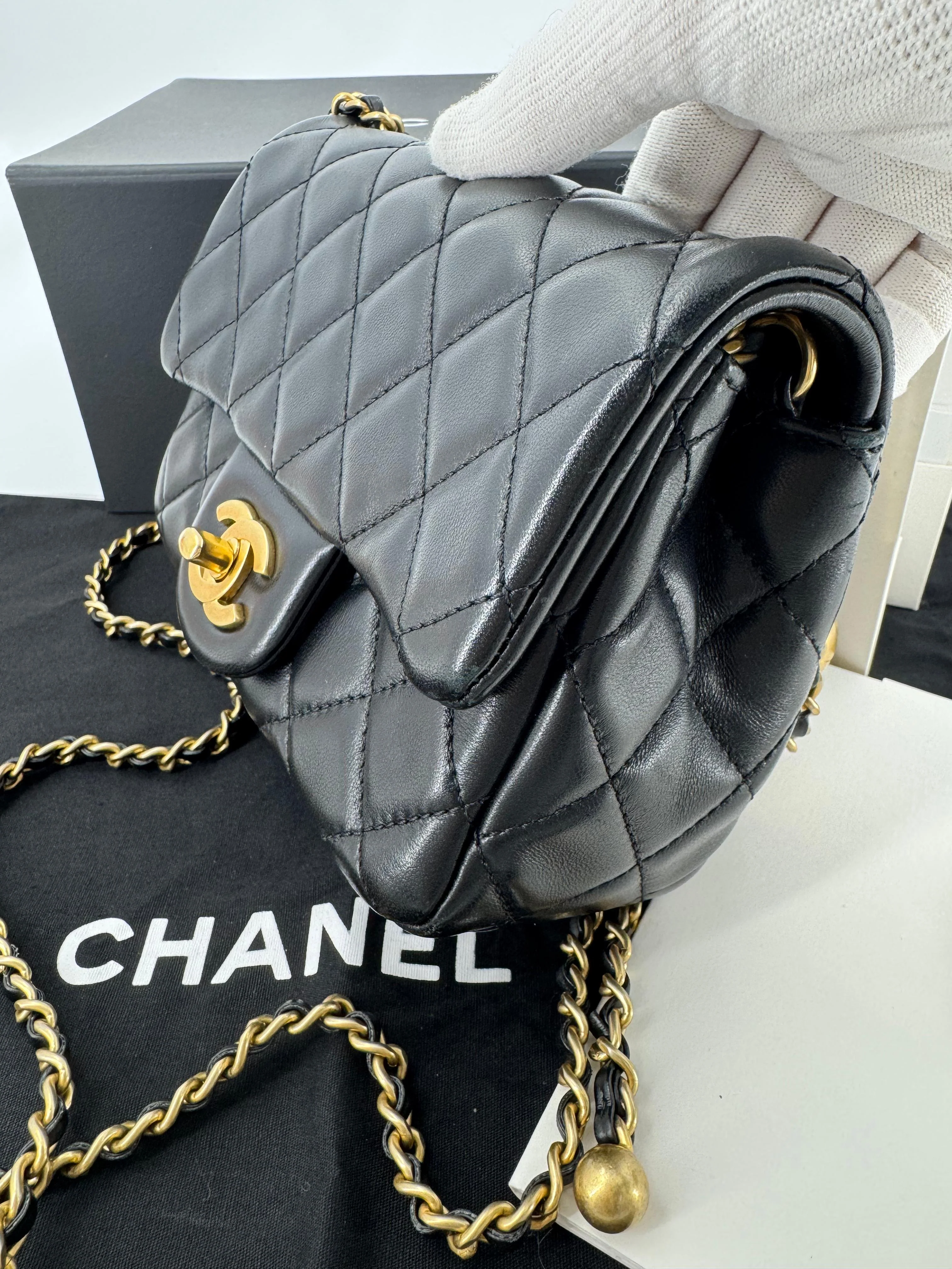 Chanel black mini flap bag with gold hardware - Image 7