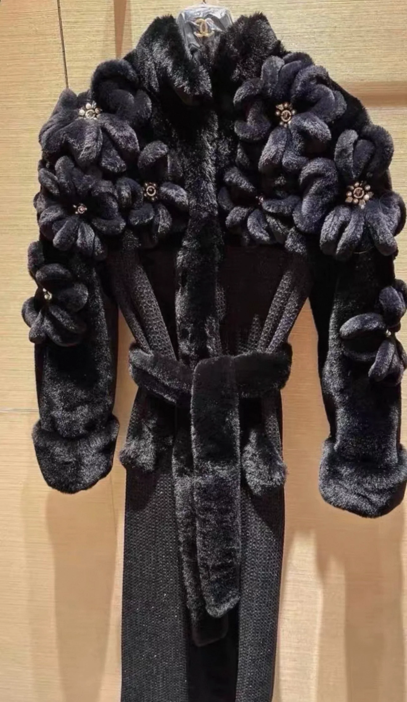 Chanel black mink coat Fall/Winter 2025/26 collection - Image 4