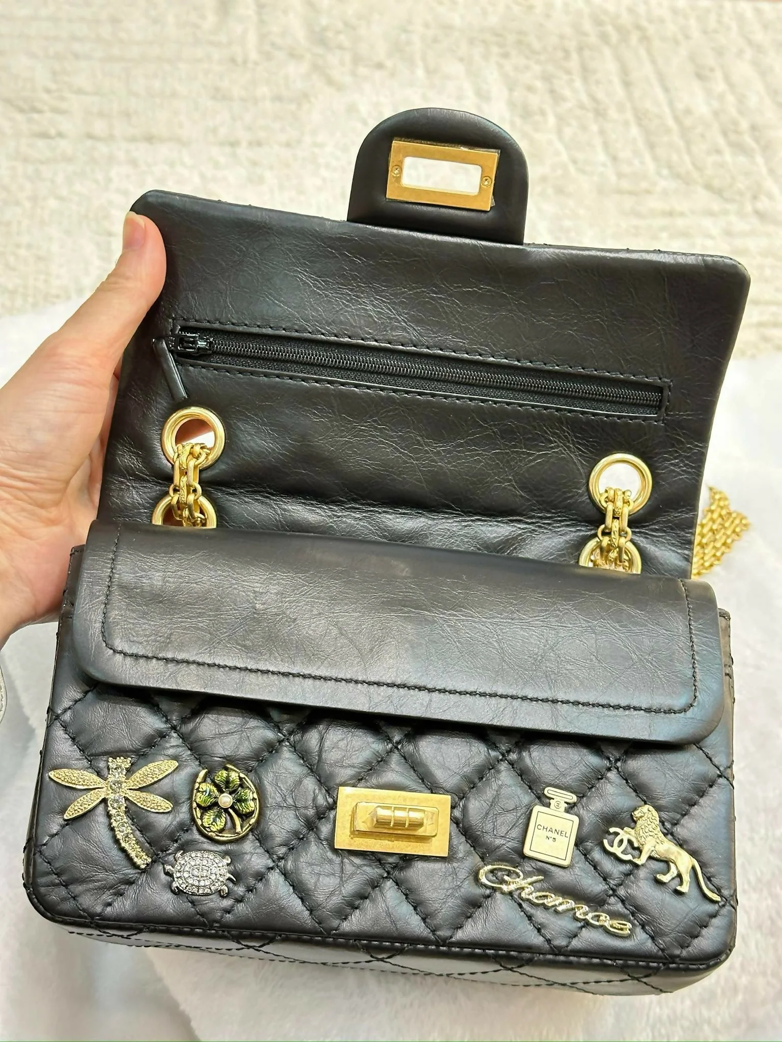 Chanel Black Quilted Aged Leather Lucky Charms Reissue 2.55 Classic 224 Flap Bag - Image 14