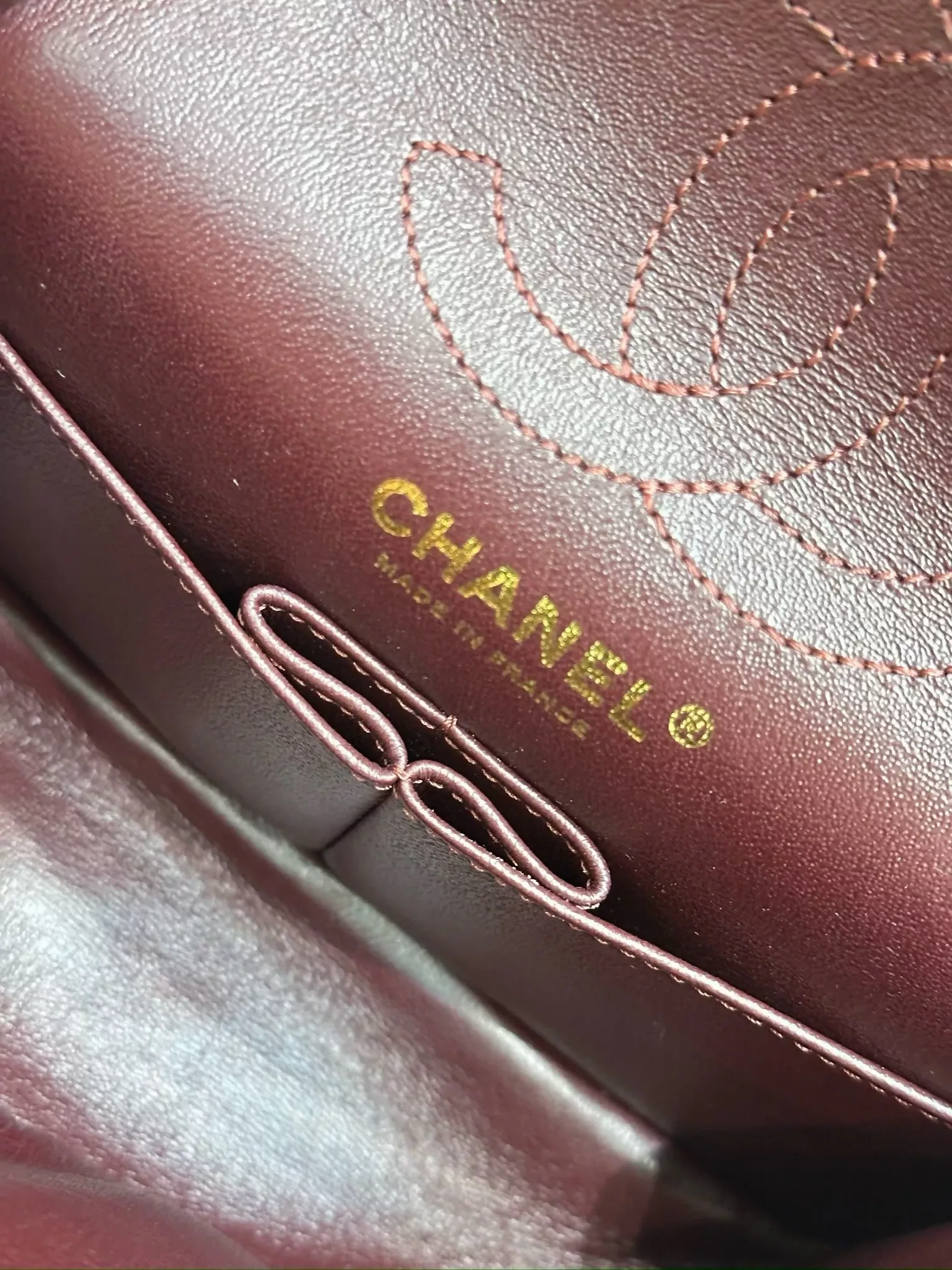 Chanel Black Quilted Aged Leather Lucky Charms Reissue 2.55 Classic 224 Flap Bag - Image 16