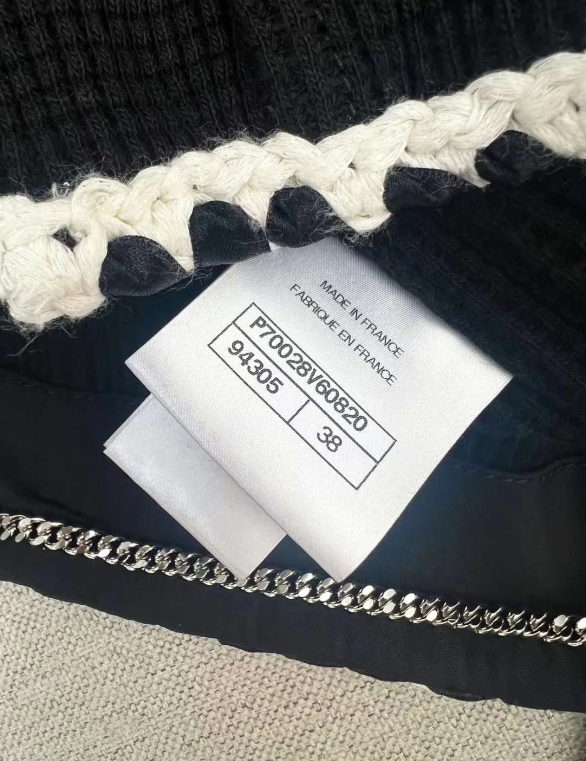 Chanel 21C black & white waffle knit jacket size 38 - Image 6