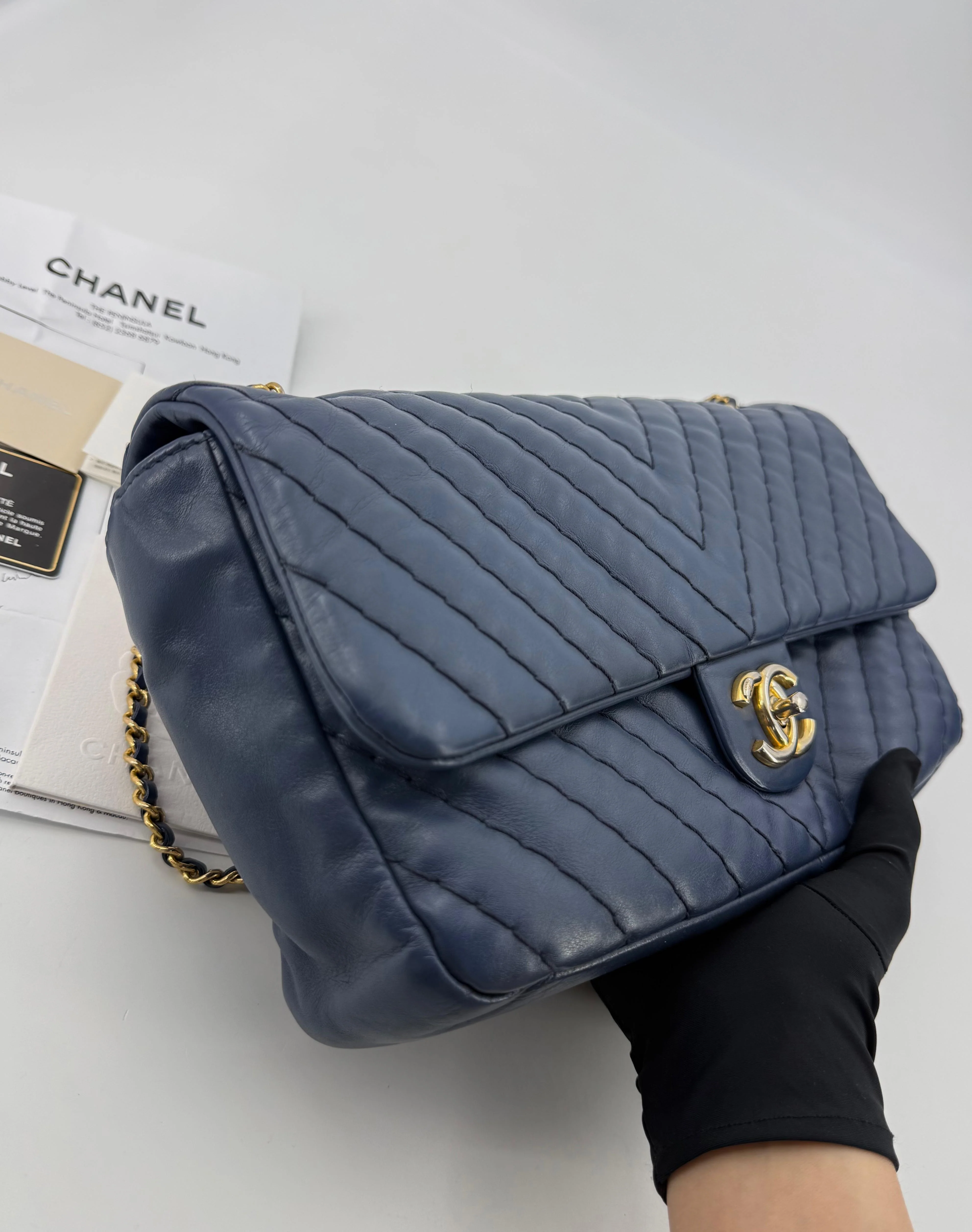 Chanel blue leather flap bag gold hardware - Image 11