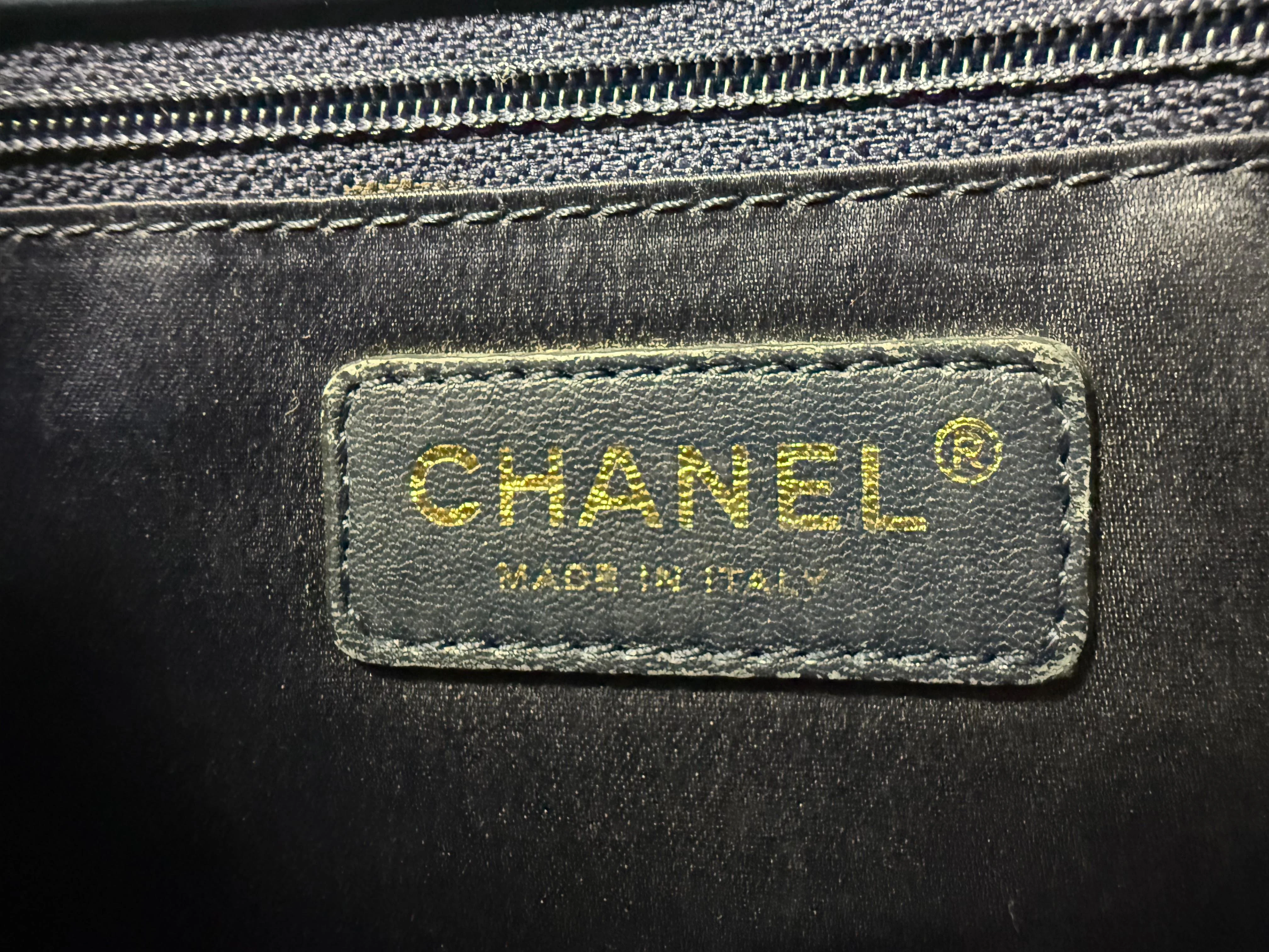 Chanel blue leather flap bag gold hardware - Image 7