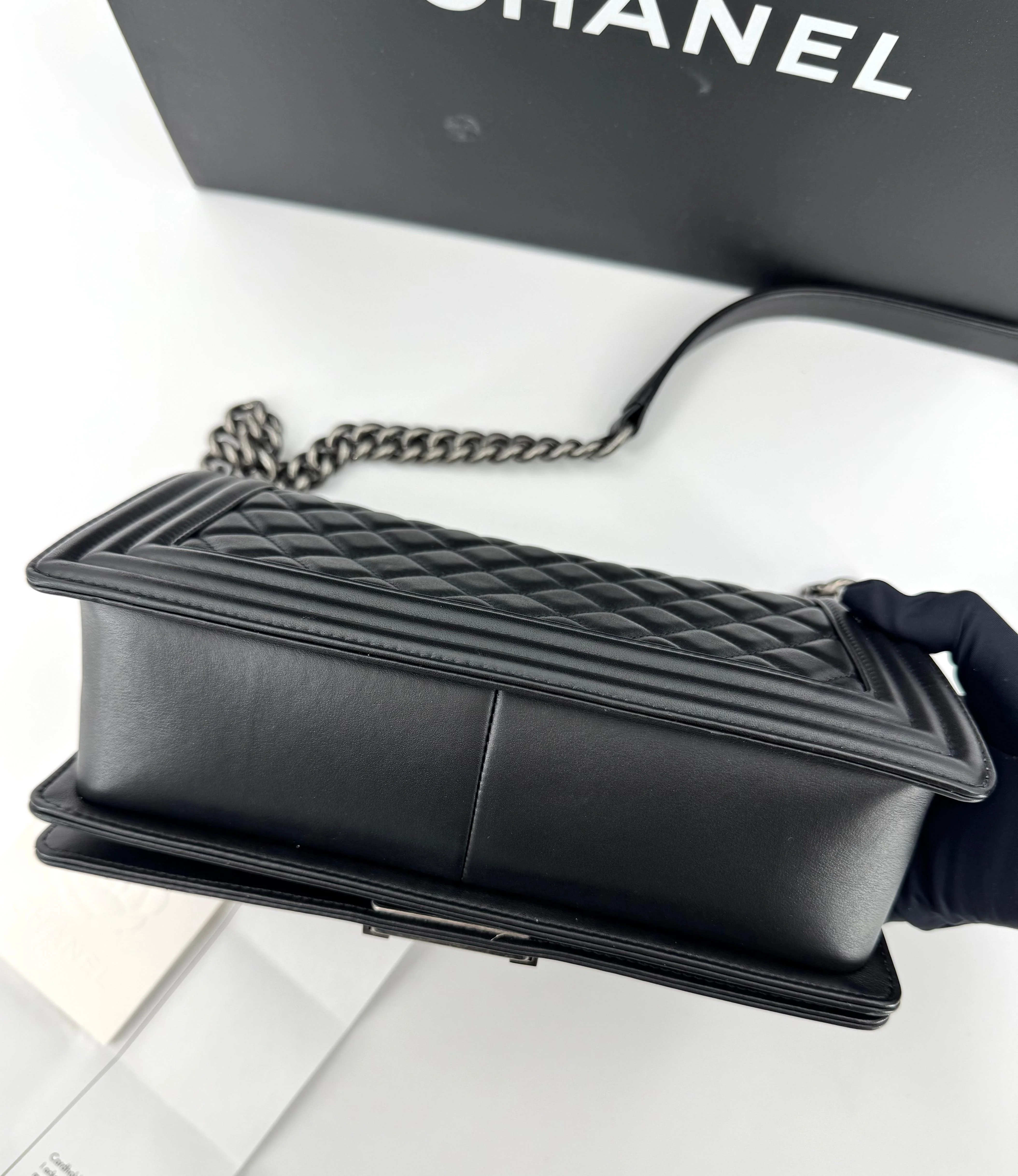 Chanel Boy black leather bag silver hardware - Image 10