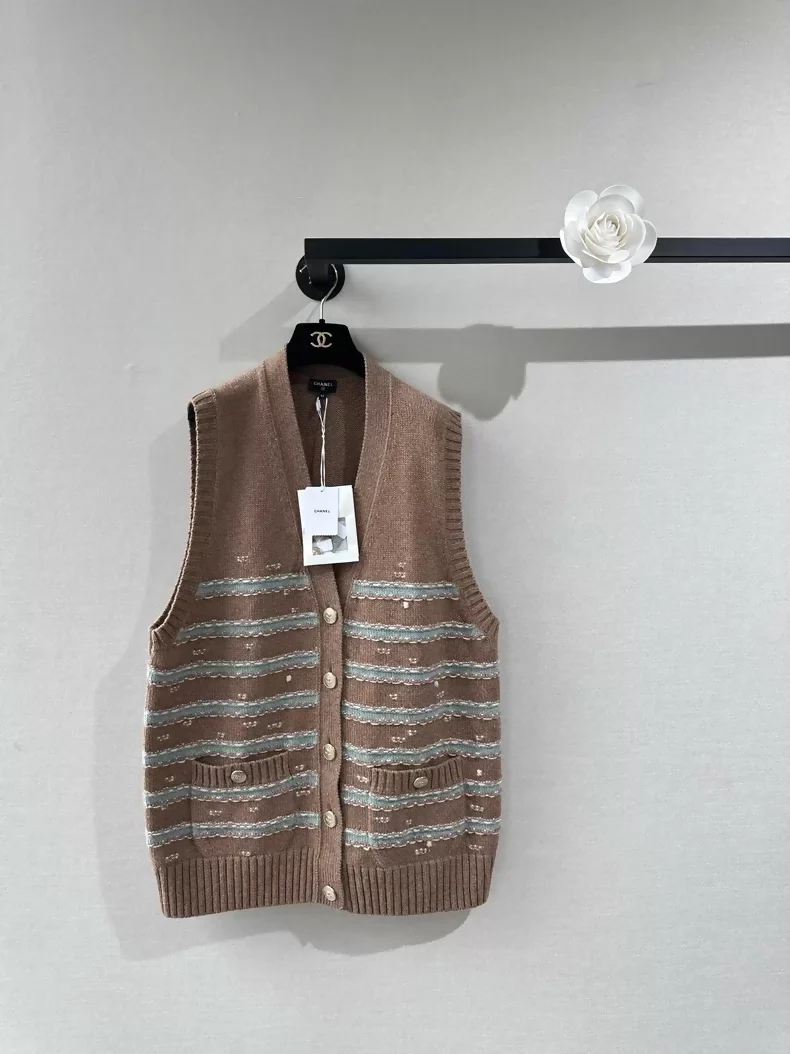 Chanel 24k brown knit V-neck cardigan