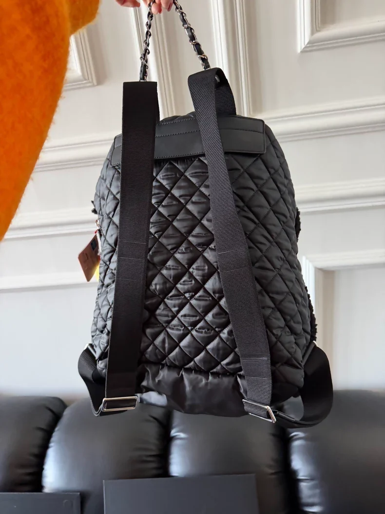 Chanel 2018 backpack in patchwork nylon and lambswool - Image 3
